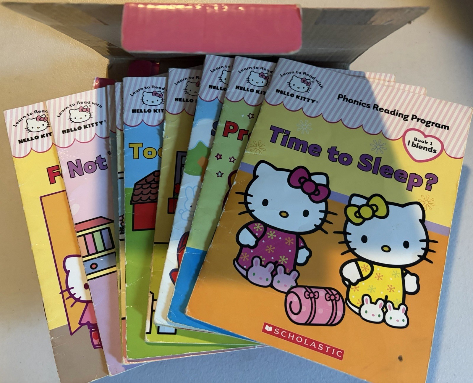 Hello Kitty Phonics 12 Book Reading Program