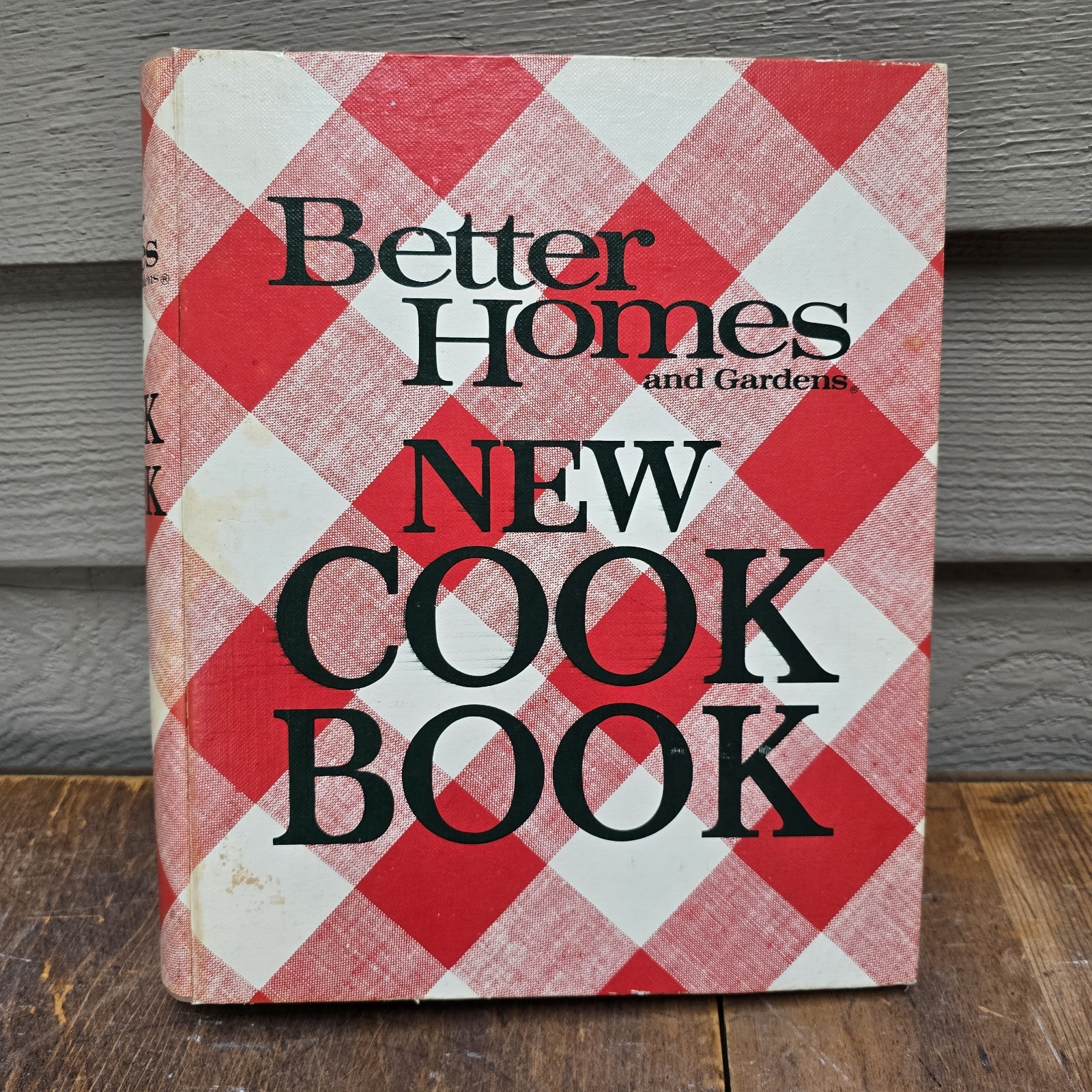 Vintage 1976 Better Homes and Gardens New Cookbook 5 Ring Binder (435 pages)