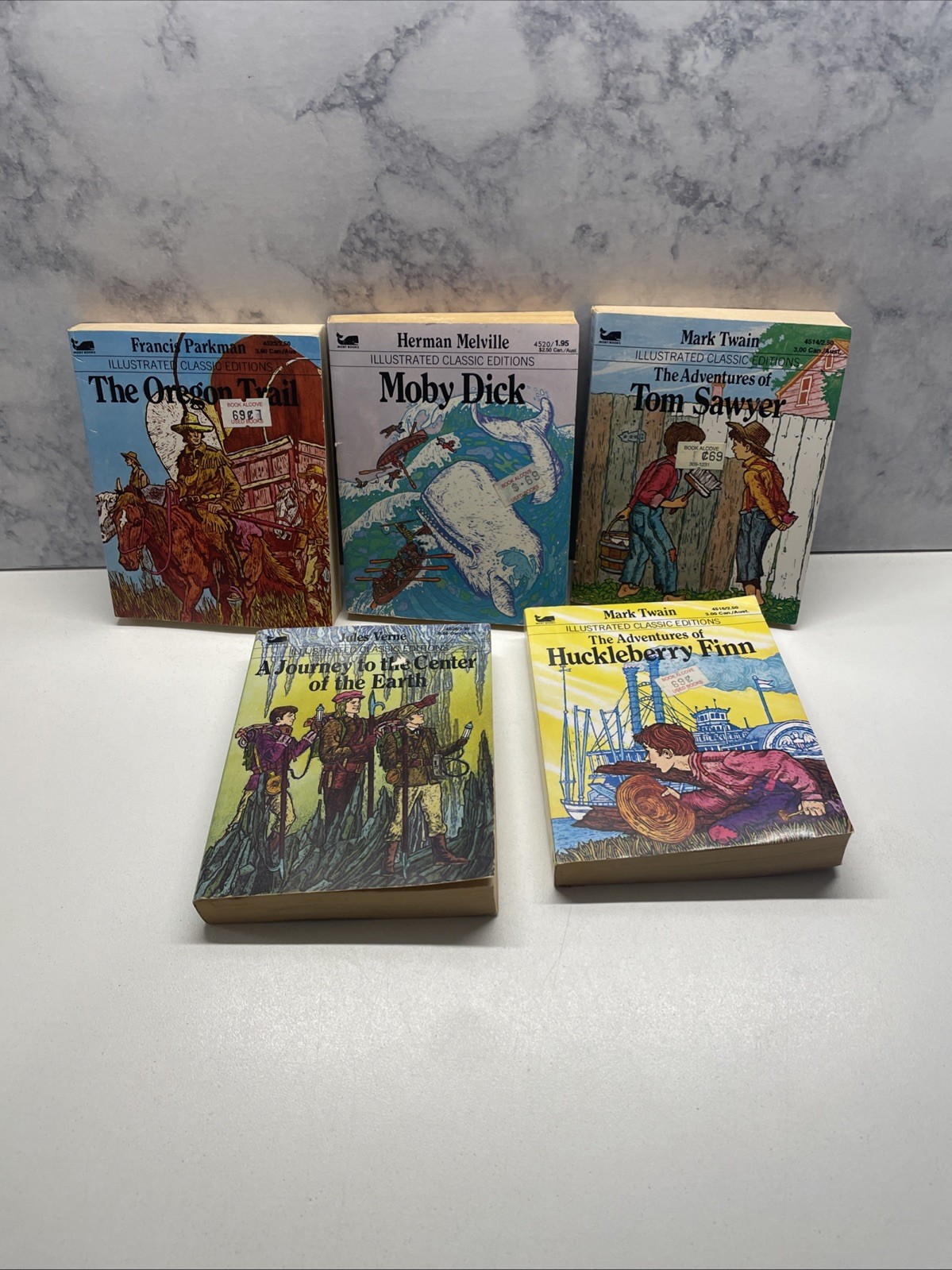 Lot of 5 Moby Books Illustrated Mini Classics Book Lot – Oregon, Moby, Tom, Finn