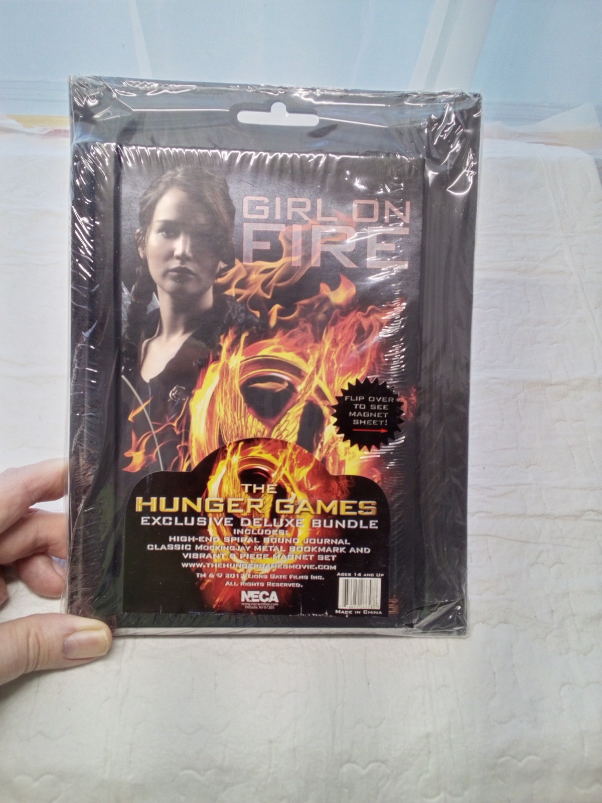 Hunger Games Girl On Fire Neca Exclusive Deluxe Bundle Notebook with Magnets