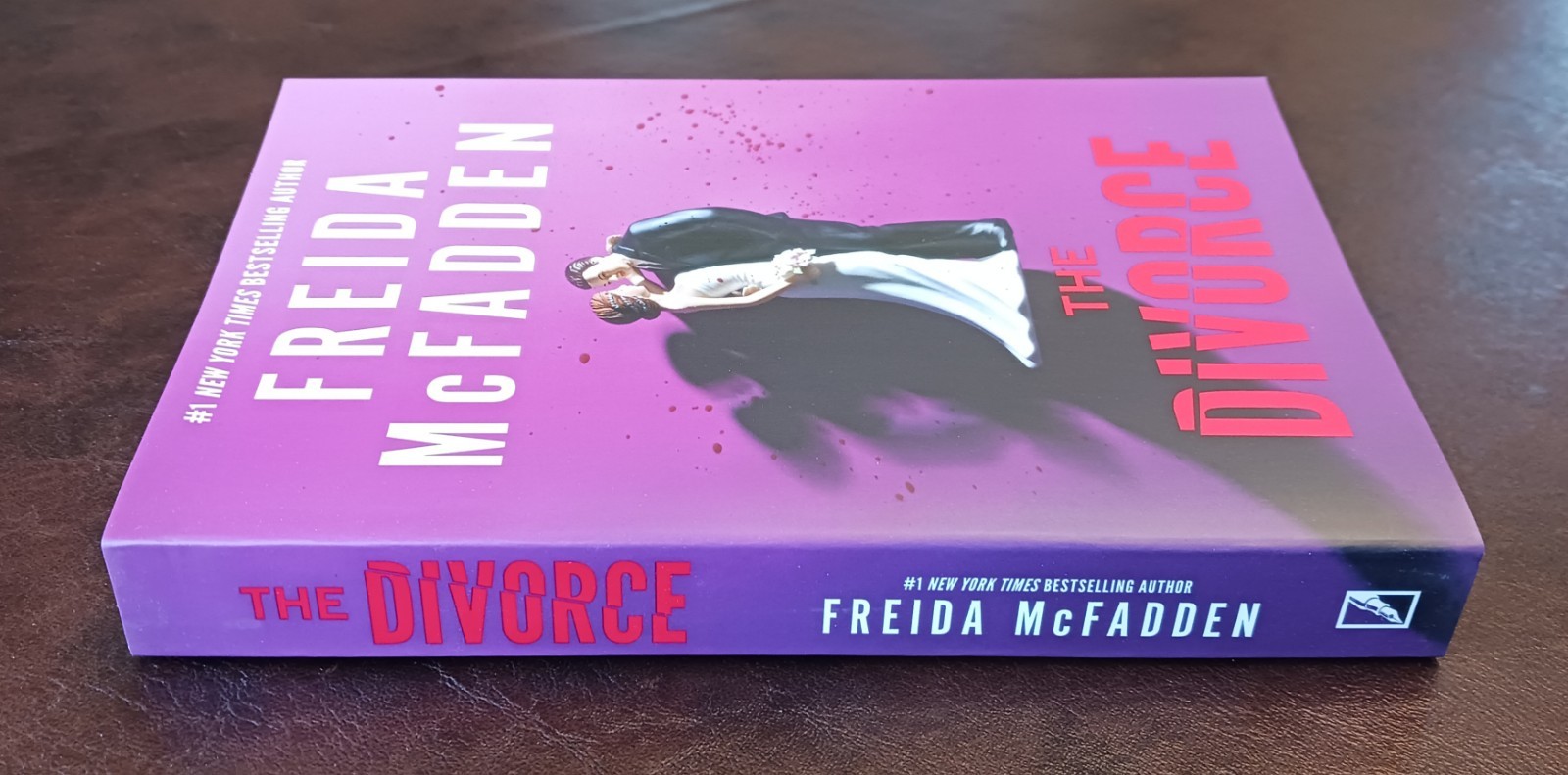 SIGNED Freida McFadden Autographed Book – The Divorce, Signed Edn 1st Print 2026