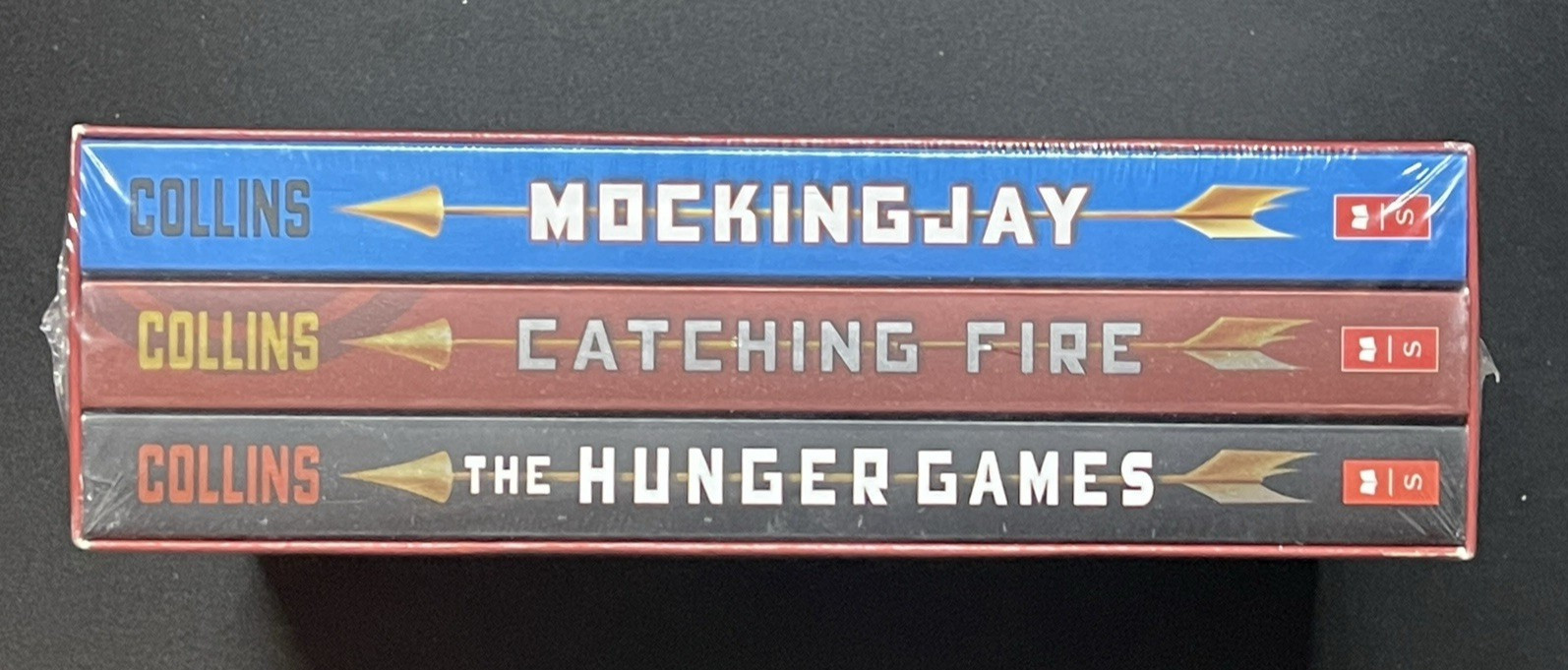 The The Hunger Games Trilogy Box Set: Paperback Classic Collection NEW