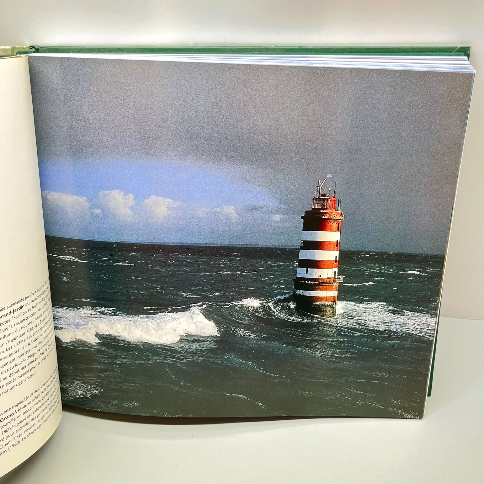 Phares (Headlights) Lighthouse Photography Jean Guichard 2005 1st Edition French