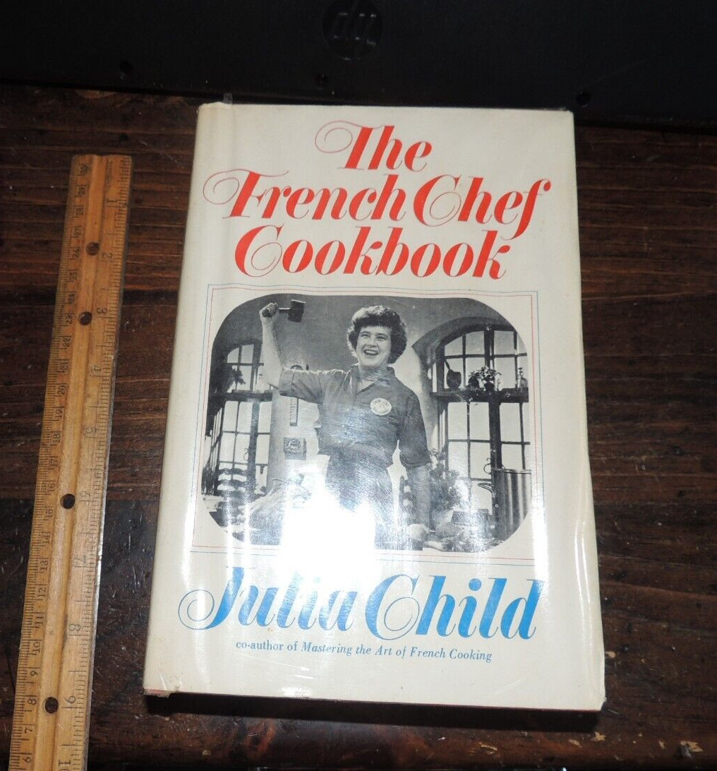 The French Chef Cookbook by Julia Child HC DJ 1968, 440 PAGES