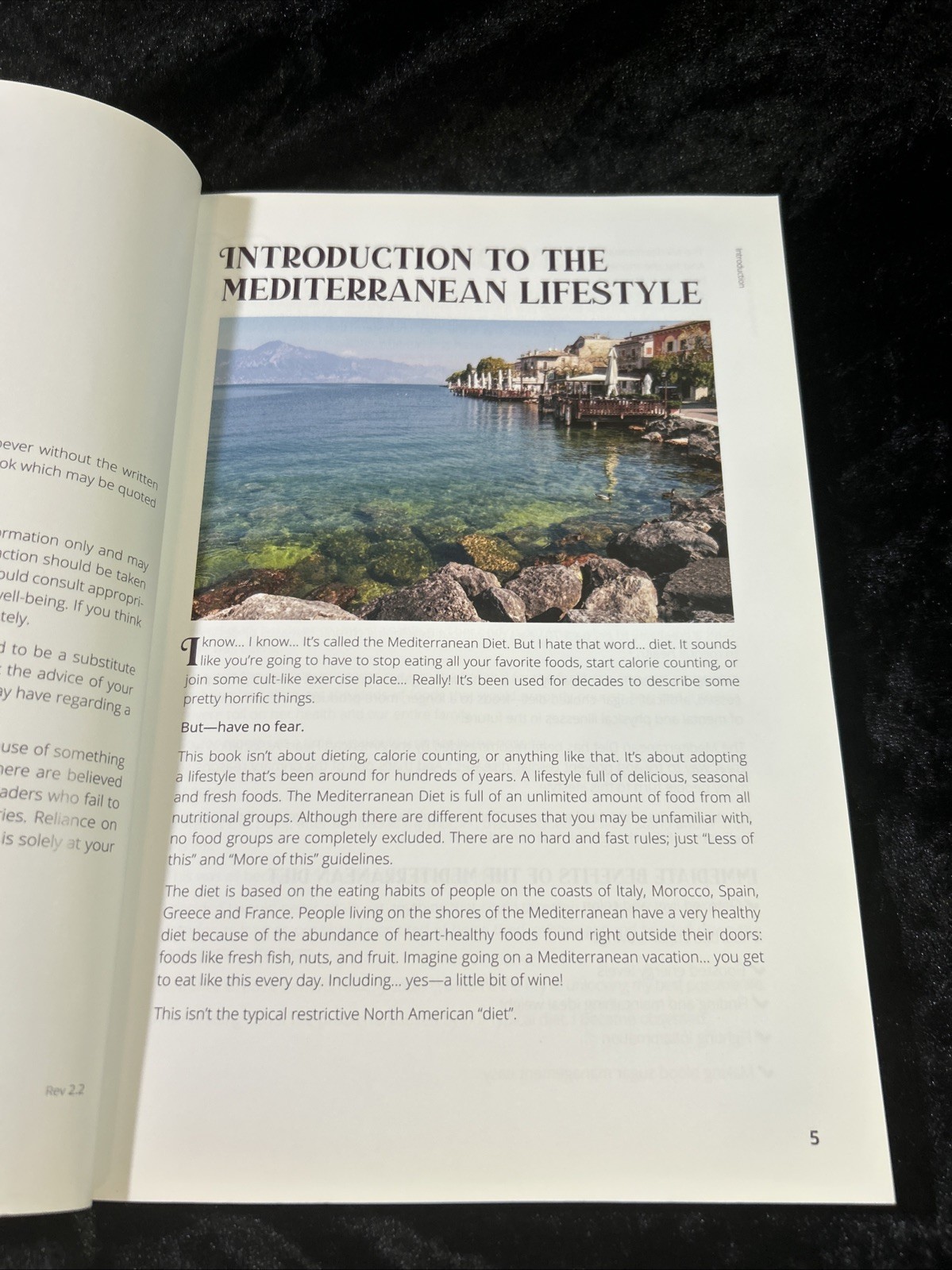 The Mediterranean Refresh – Erika Simons – p/b 2020 illustrated cookbook