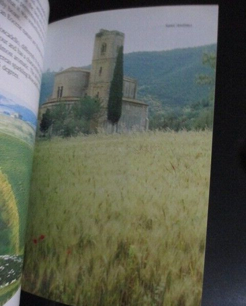 MONTALCINO GUIDE TO TOWN & TRADITIONS ITALY BELLUCCI Paperback Book 61 Pages