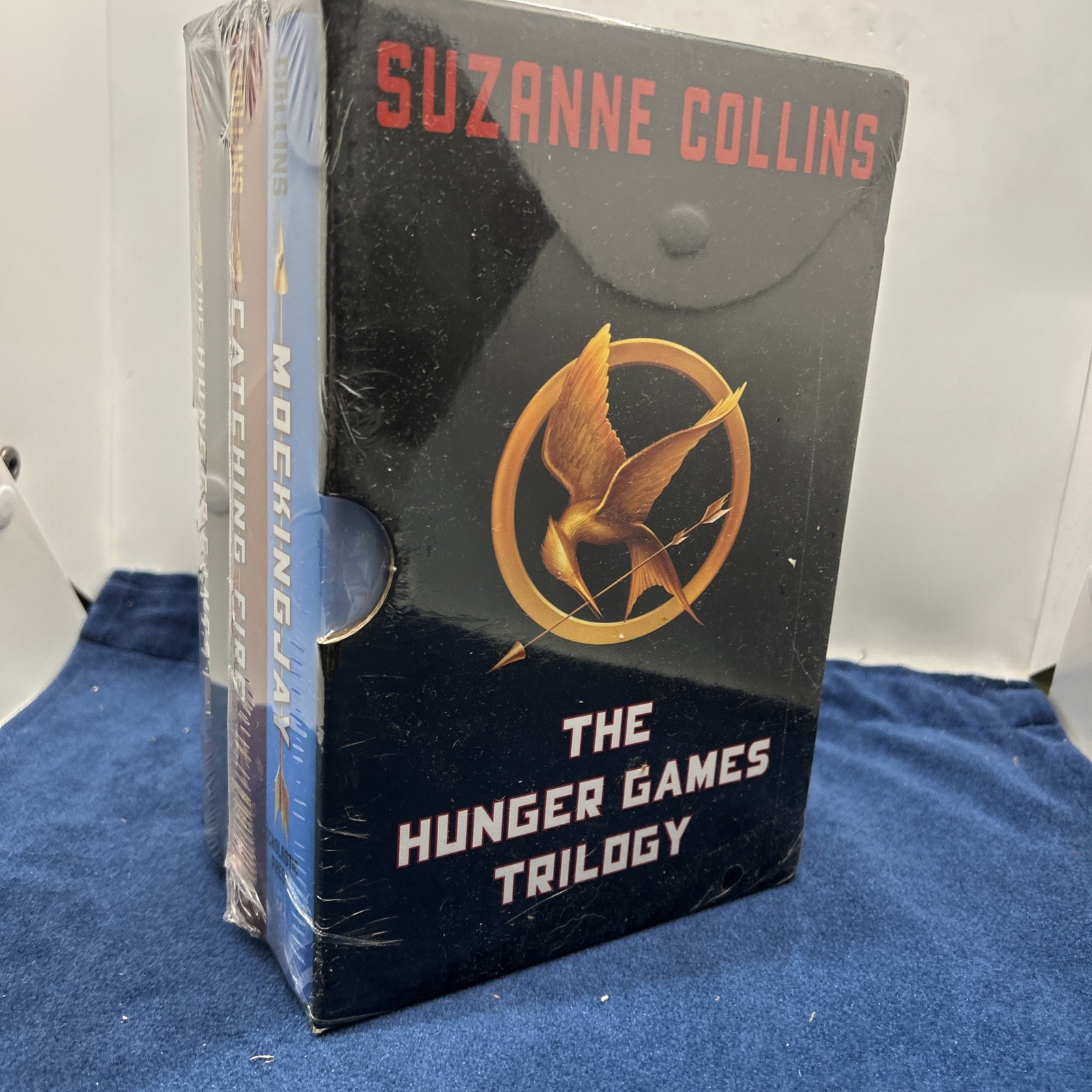 Suzanne Collins The Hunger Games Trilogy Box Set Box/Slipcase Scholastic 2010