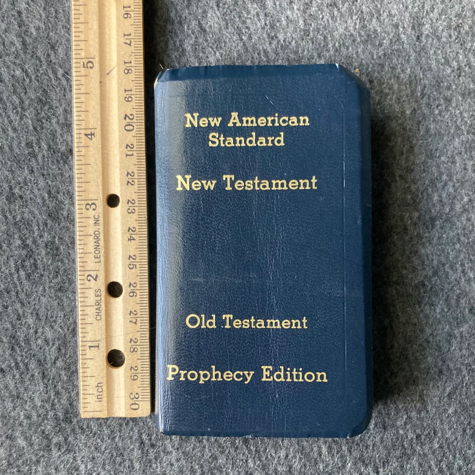 New American Standard New Testament Old Prophecy Edition 5″ Size Pocket 1975