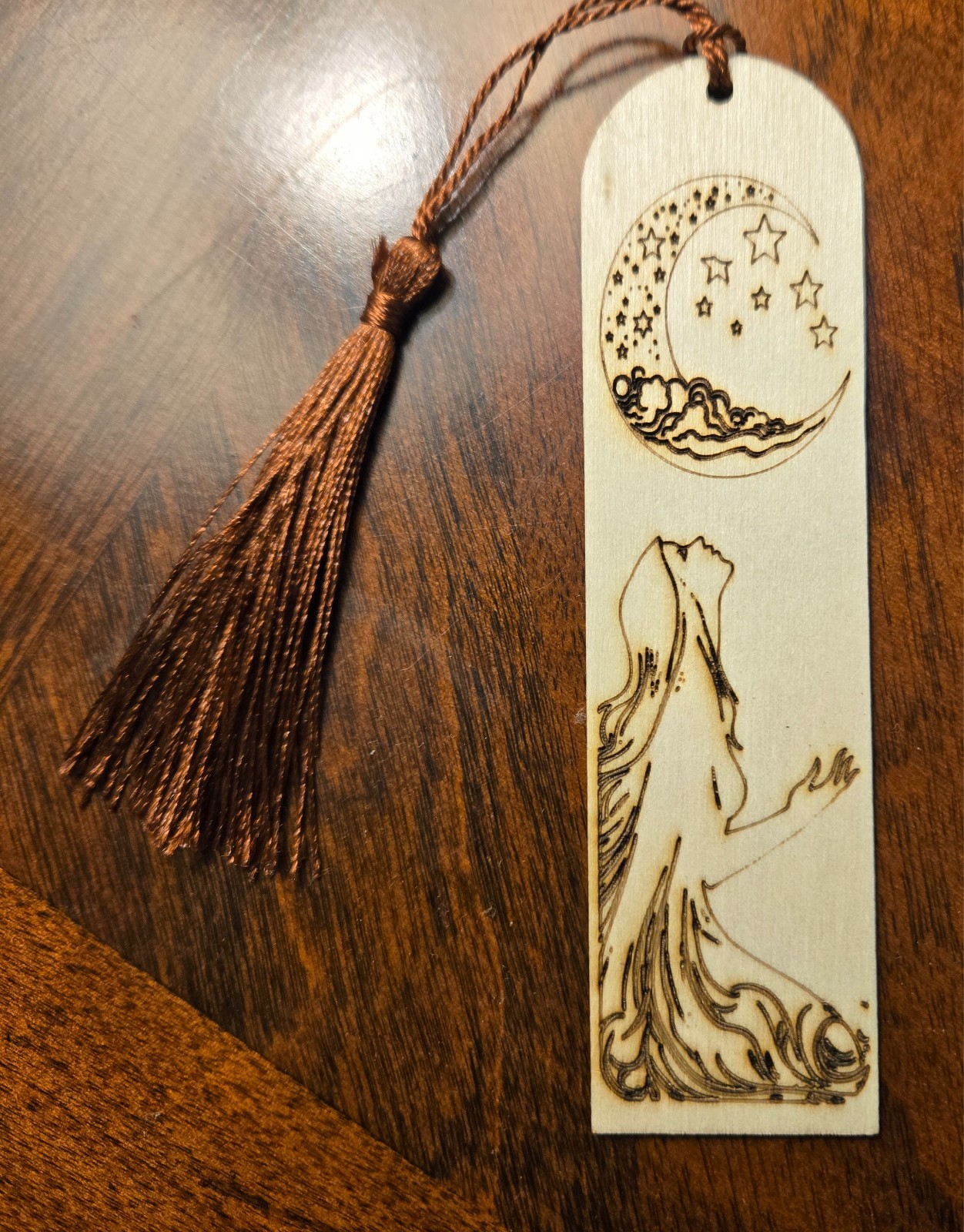 Compact engraved wood bookmarks