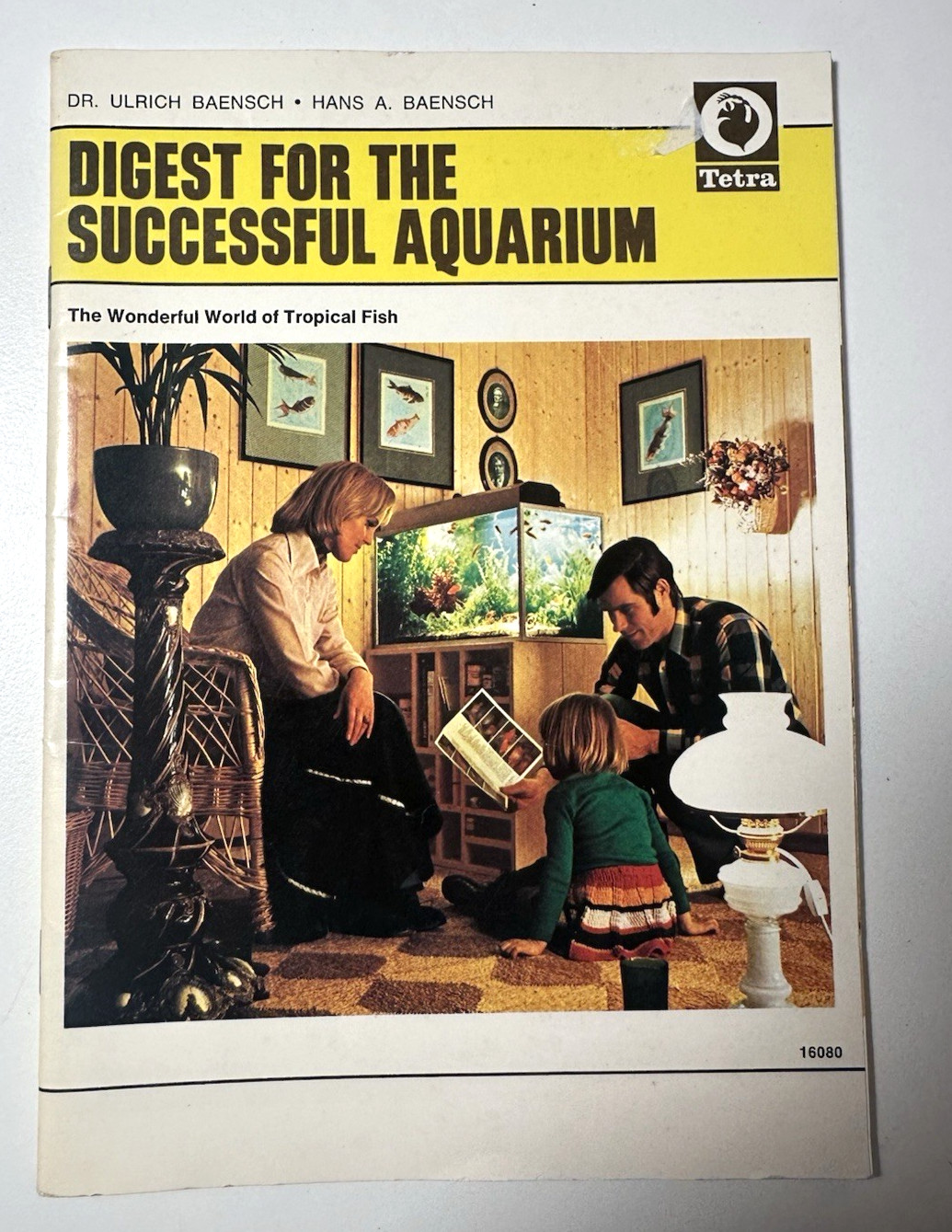 Vintage 1975 Digest for the Successful Aquarium Booklet 34 pages (B3)