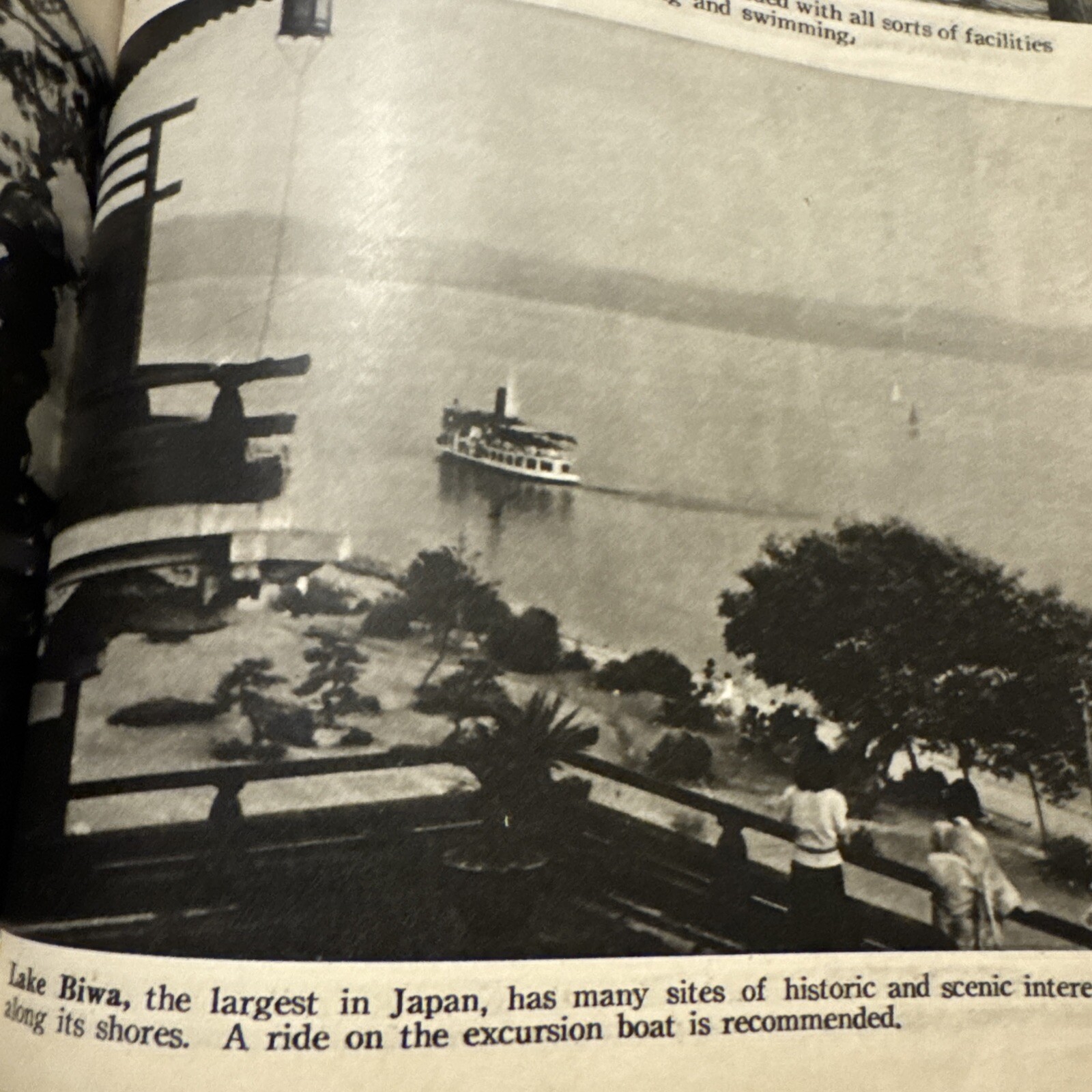 JAPAN TODAY – 1950 – RED COVER – 371 PAGES – GOOD CONDITION. Ill. Occupied Japan