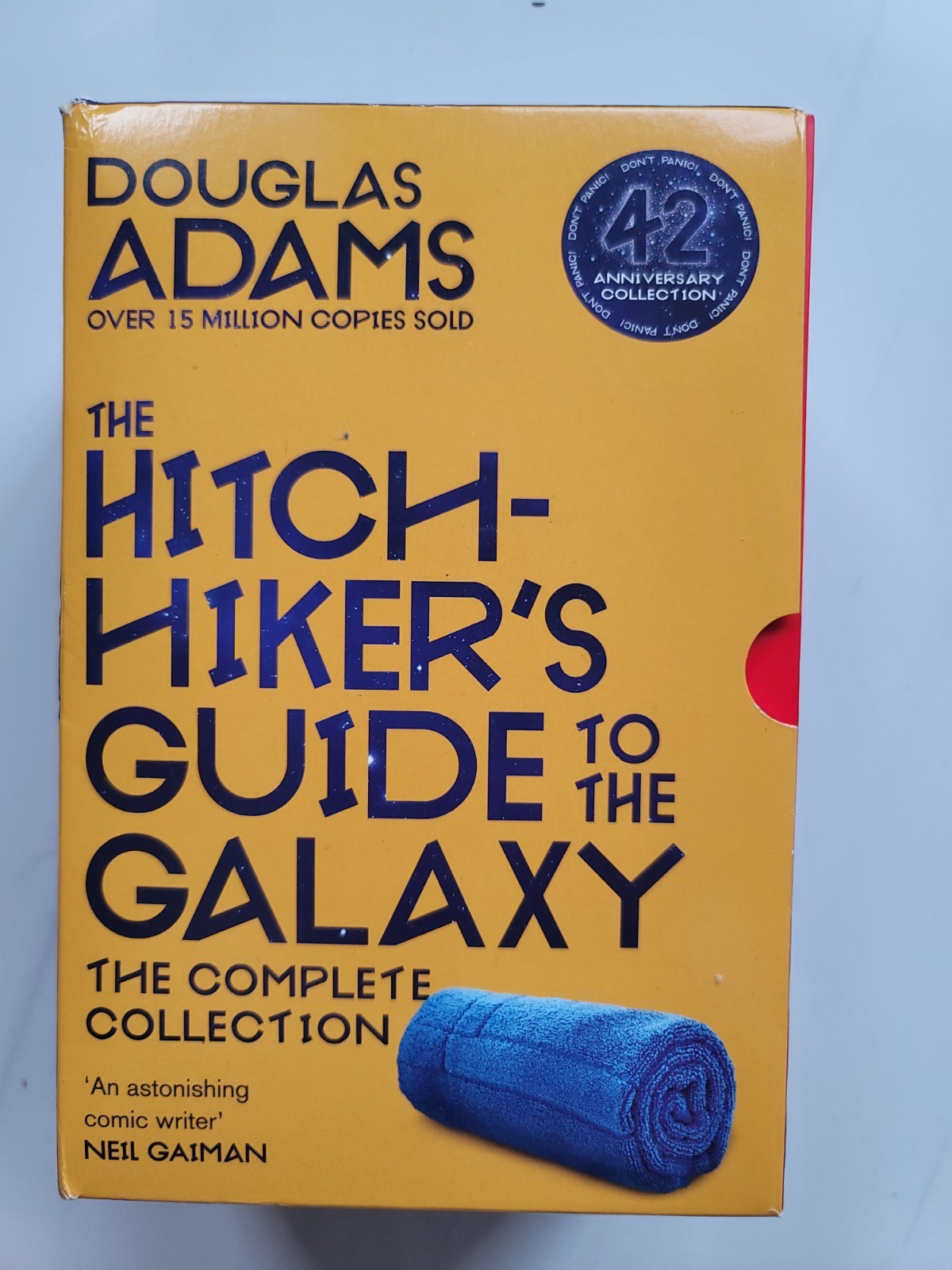 The Complete Hitchhiker’s Guide to the Galaxy Boxset: Guide… by Adams, Douglas