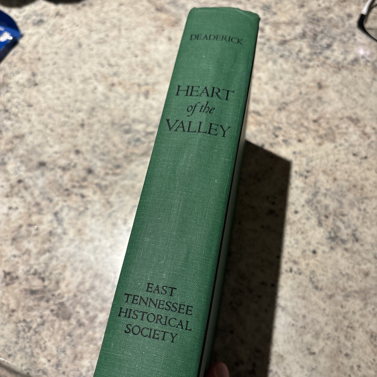 Heart of the Valley : A History of Knoxville, Tennessee by Lucille Deaderick…