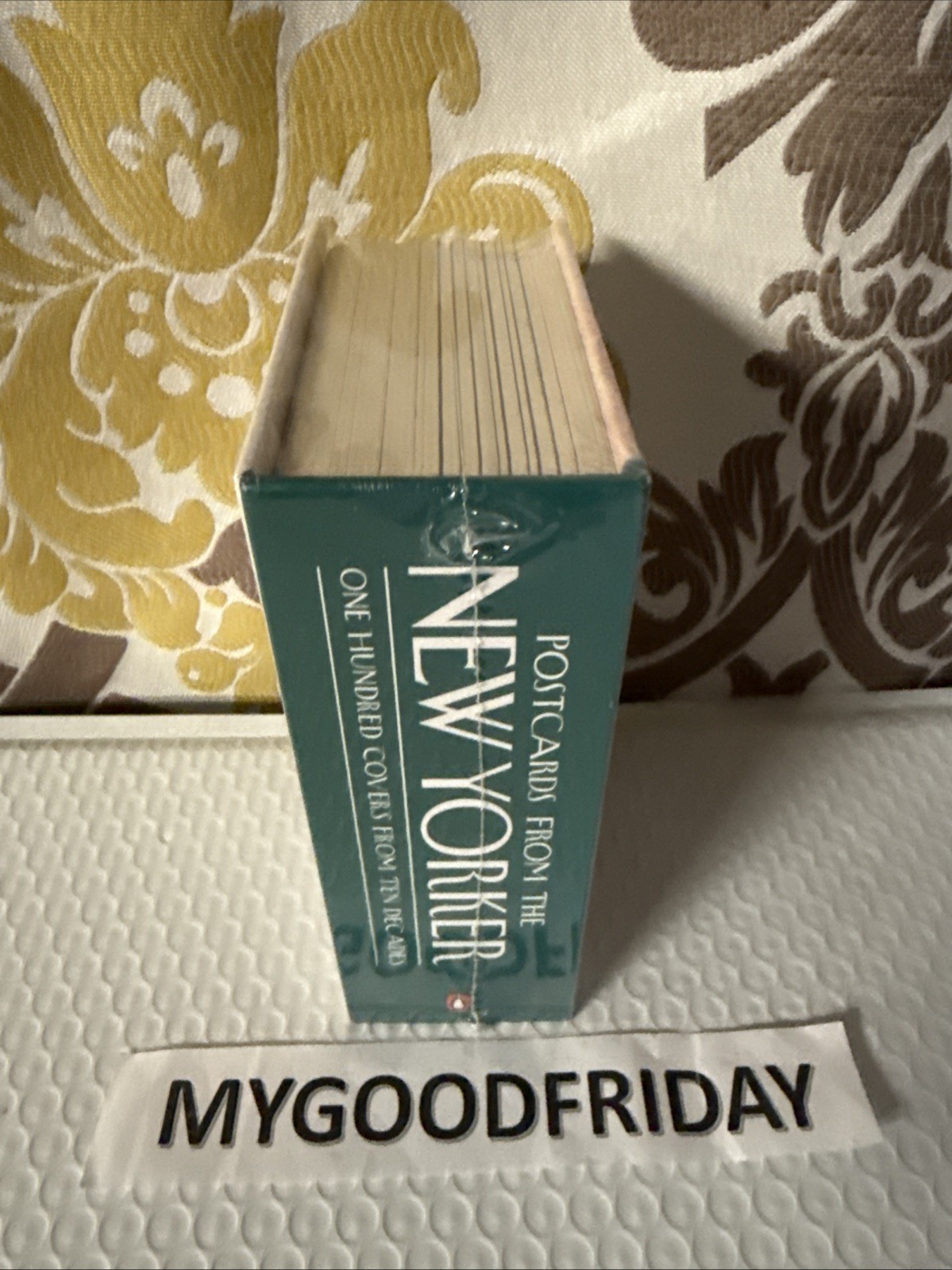 Postcards from The New Yorker: One Hundred Covers from Ten Decades by The New Yo