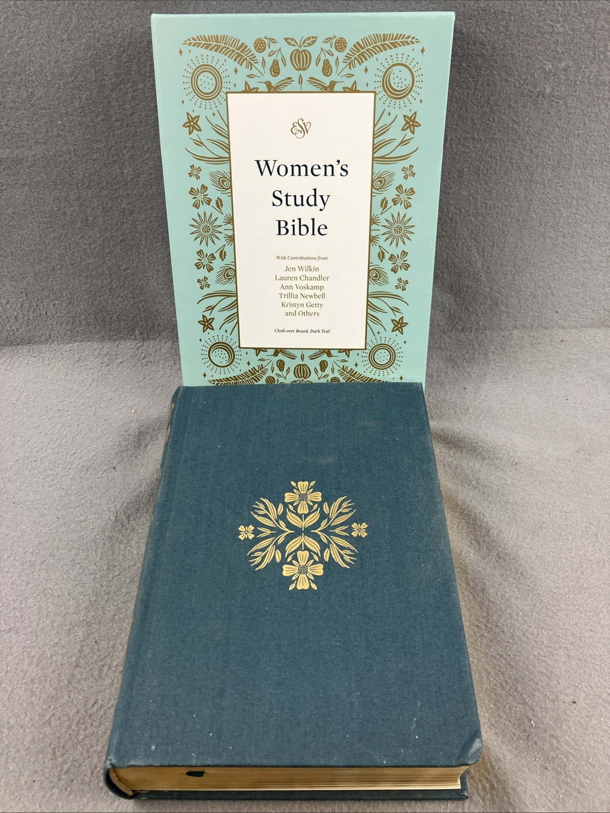 ESV Women’s Study Bible English Standard Version Crossway Tabbed Gilt Gold Edges