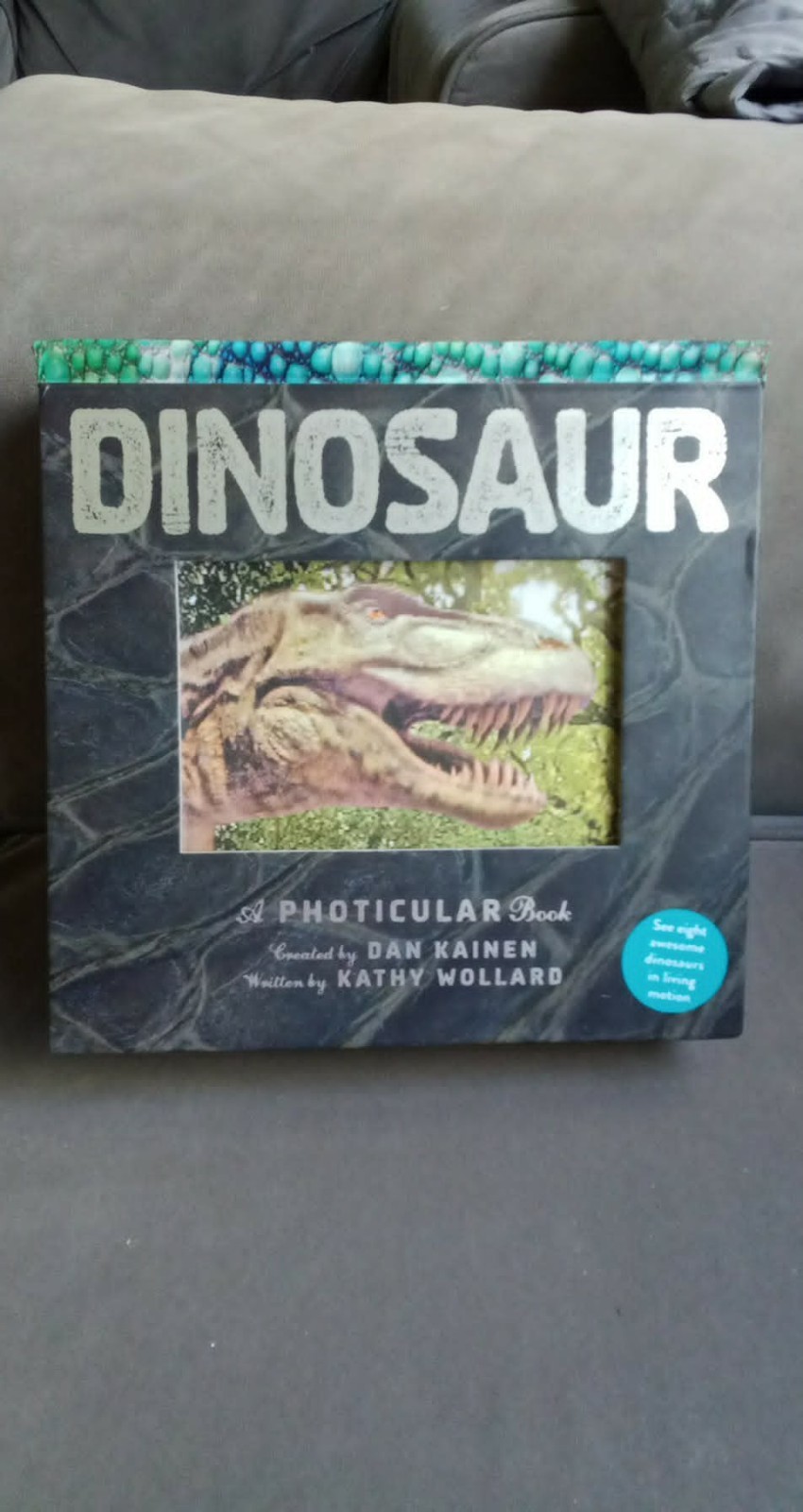 Dinosaur : A Photicular Book by Kathy Wollard & Dan Kainen education NF Science