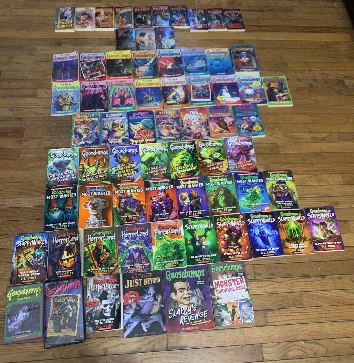 Lot of 68 Goosebumps /R.L Stine Some VTG ’90 Fear Street Most Wanted Horror VHS