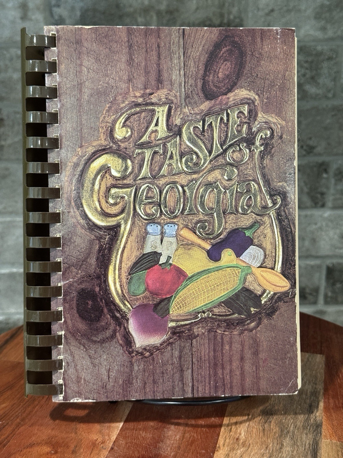 A Taste of Georgia Southern COOKBOOK Newnan Junior Service League 1994 592 pages