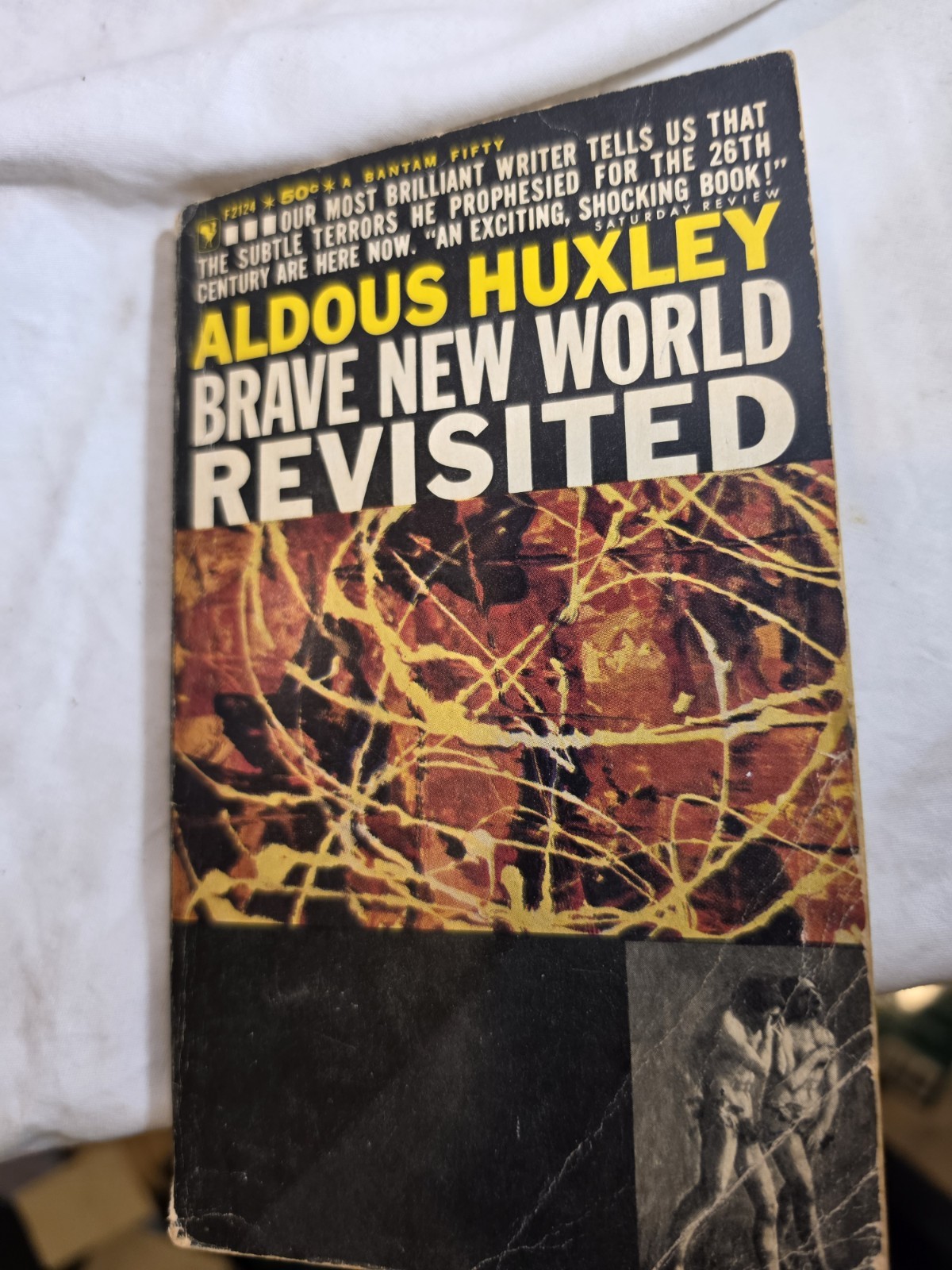 Brave New World Revisited Aldous Huxley Vintage Bantam PaperBack F2124 1960s