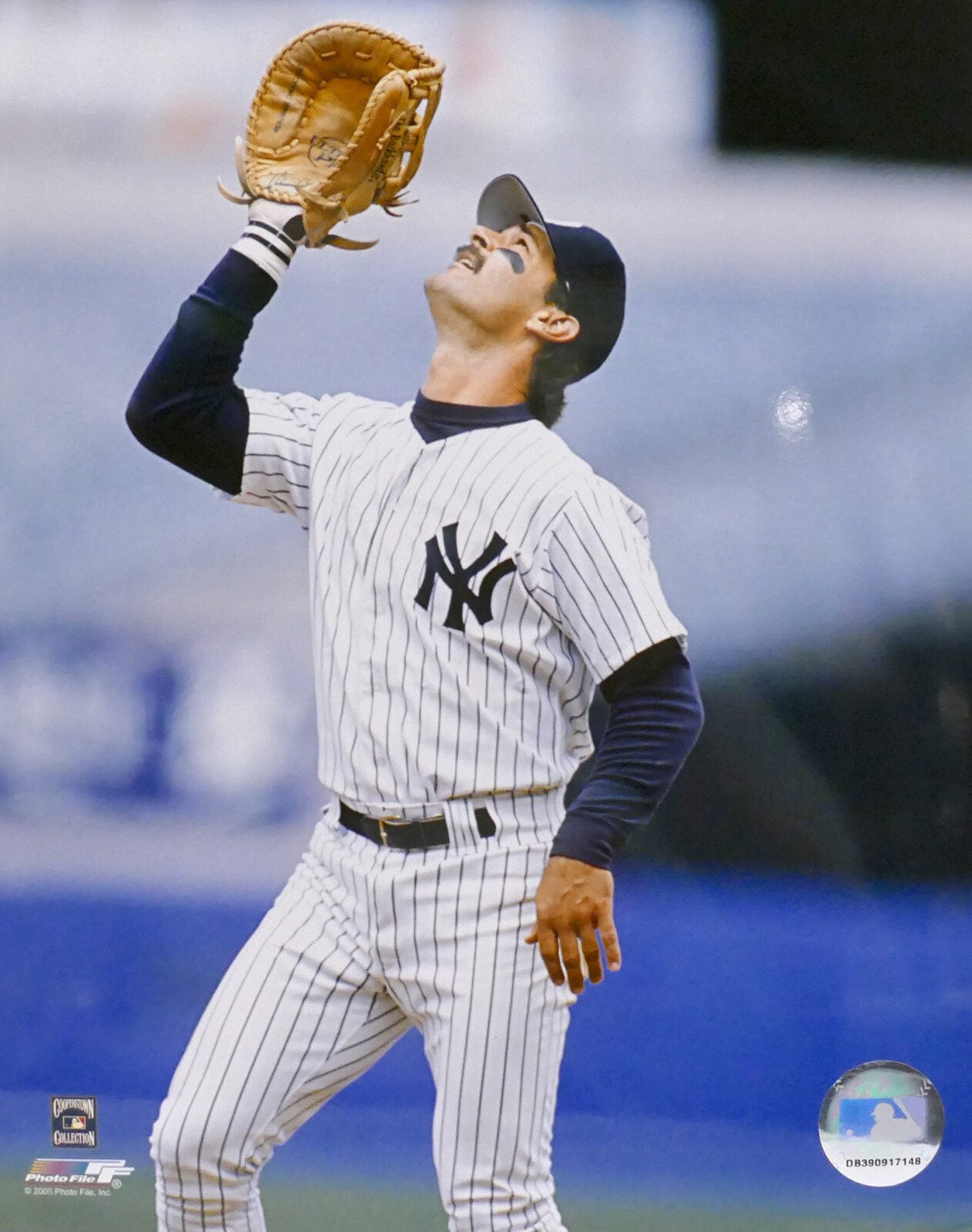 Don Mattingly DON MATTINGLY NEW YORK YANKEES FIELDING PHOTO 8” x 10” inch Phot