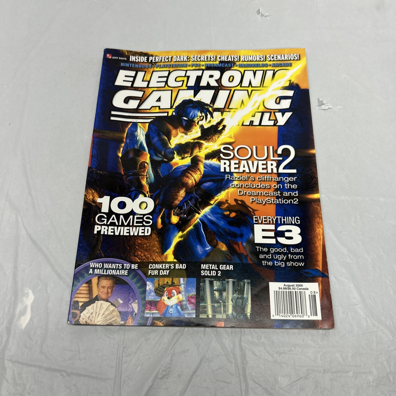 EGM Magazine August 2000 No. 133 SOUL REAVER 2, Inside Perfect Dark, E3, MGS2
