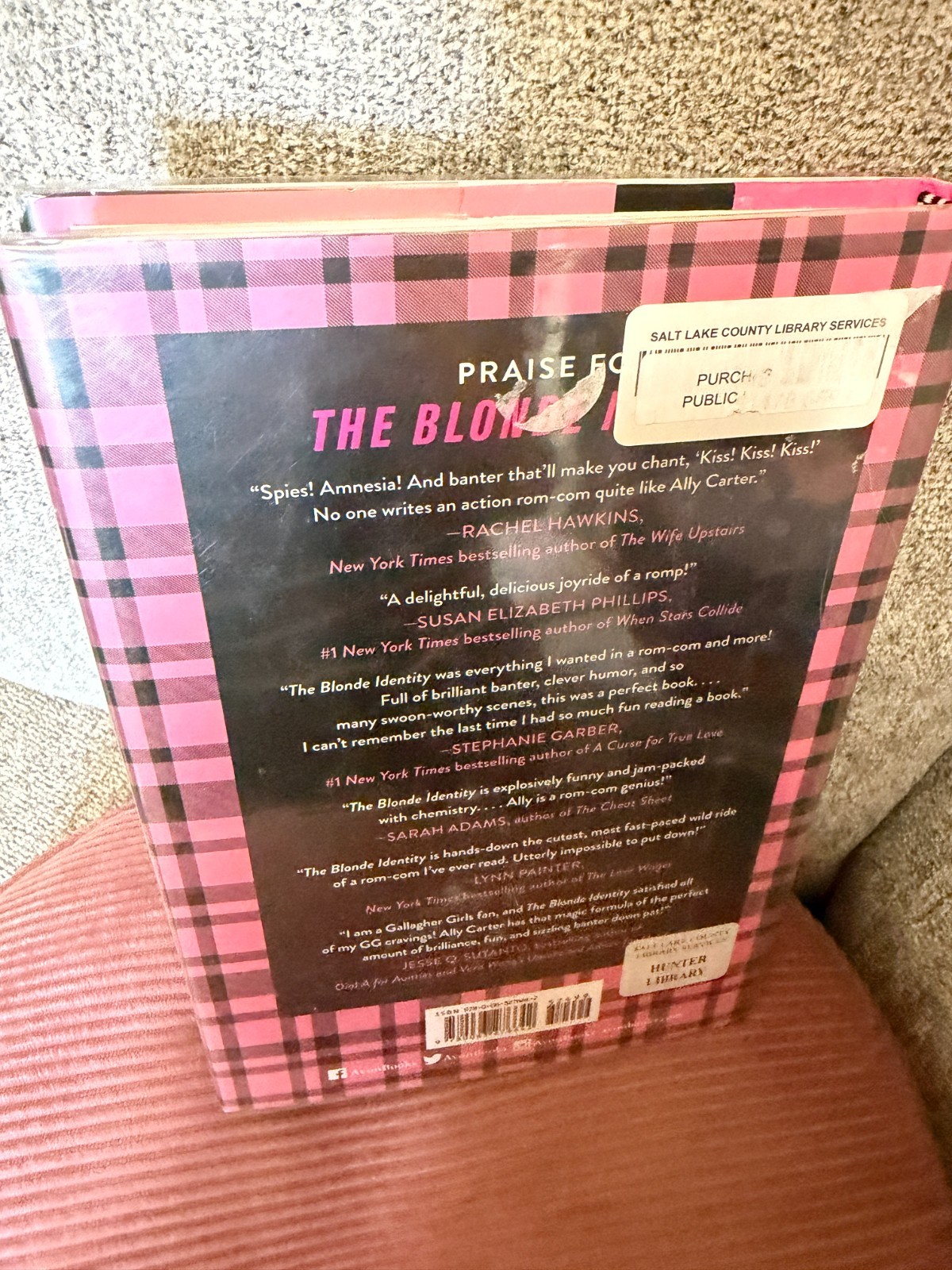 The Blonde Identity – Ally Carter – Hardcover Excellent Ex‑Library – Spy Romance