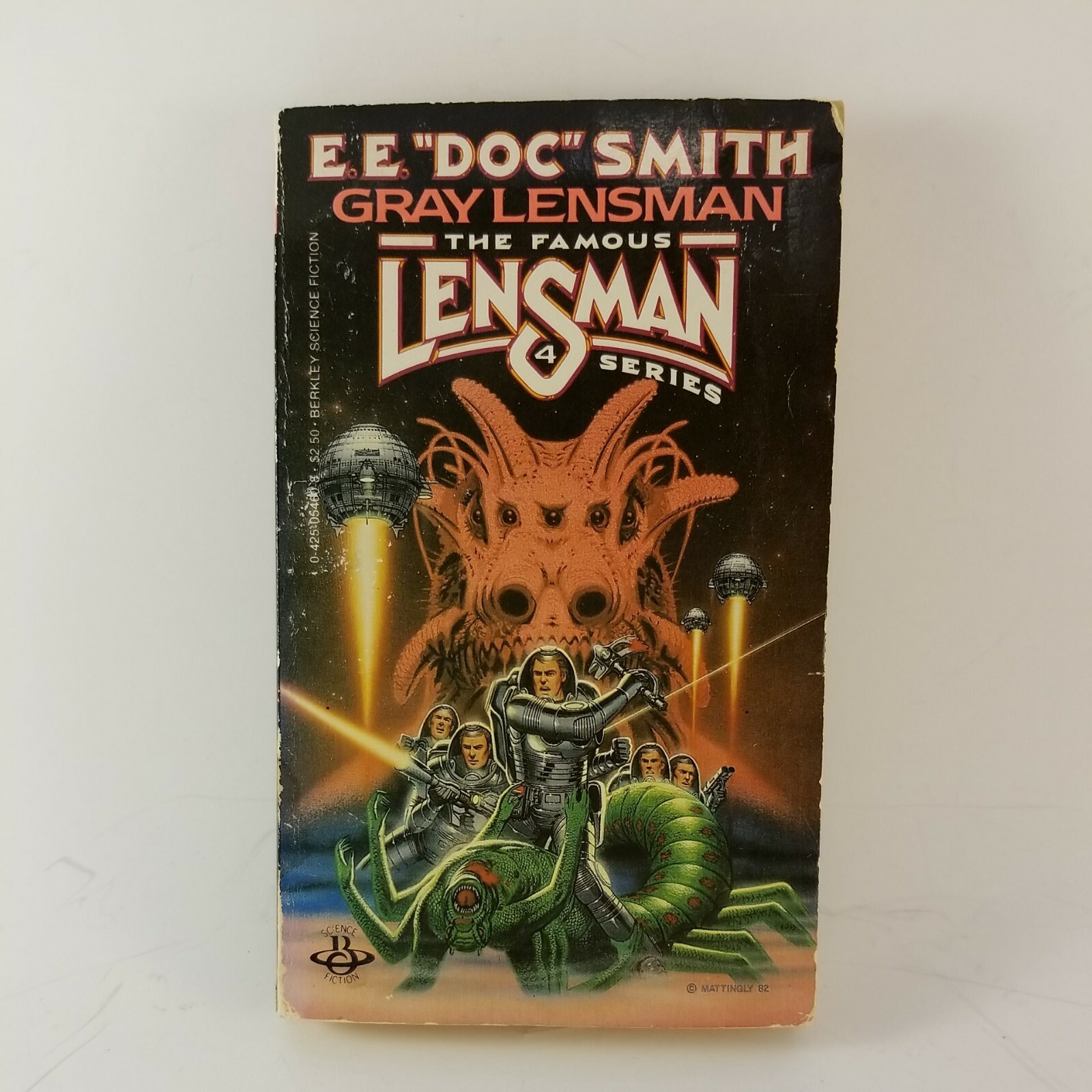 Gray Lensman, E.E. Doc Smith, sci-fi PB series 4 “Space Duel to Death” Berkley