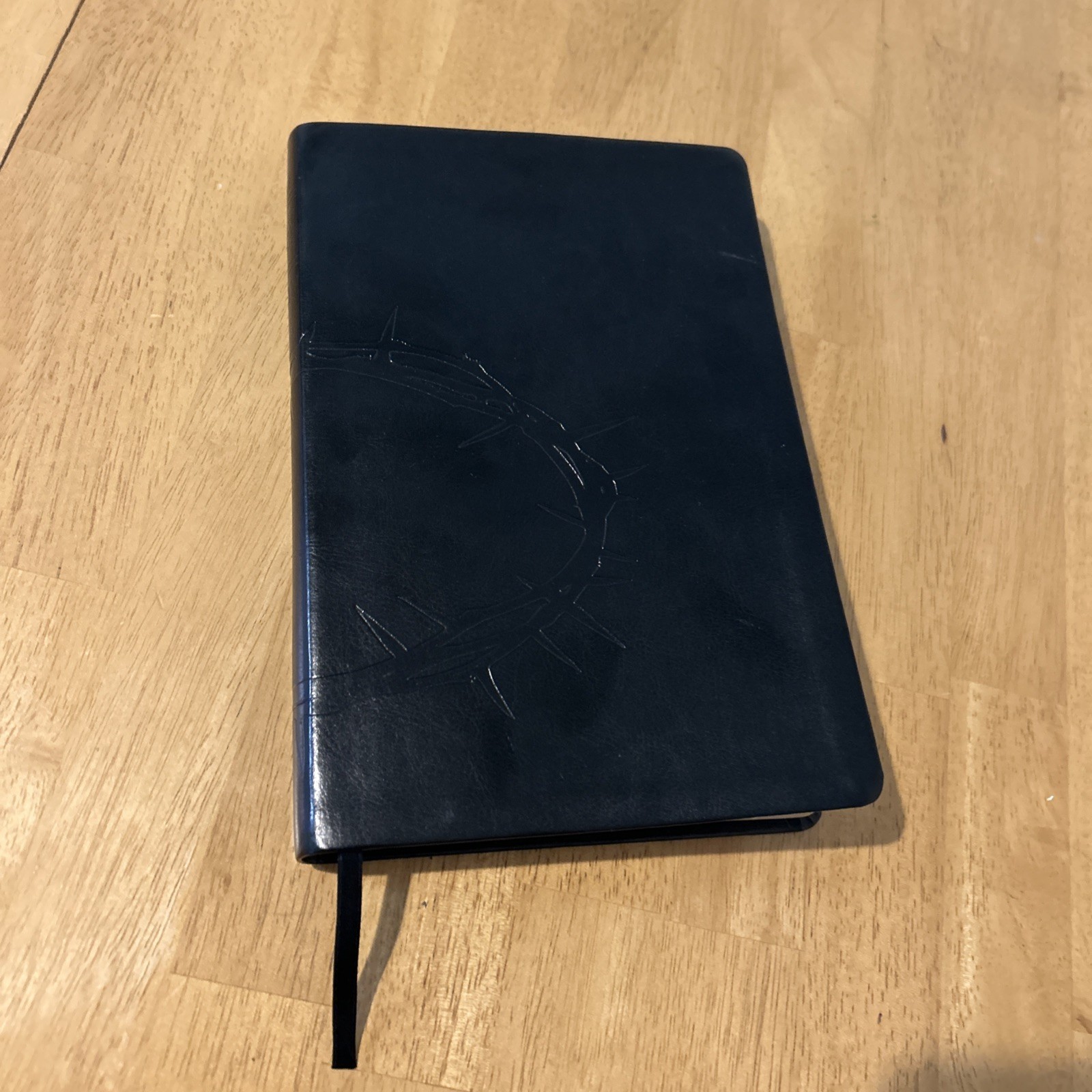 HOLY BIBLE LARGE PRINT Slimline Edition NLT Black Faux Leather 2007 Tyndale GUC