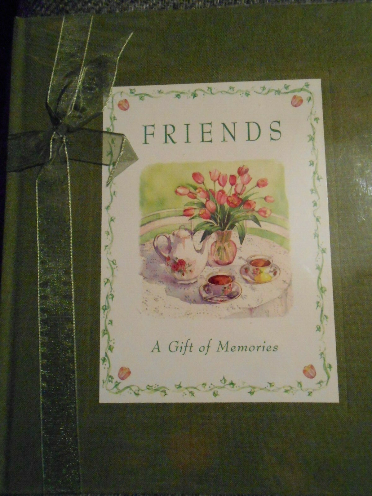 BOOK/ FRIENDS MEMORY BOOK-NEW IN SHRINKWRAP/ 2001/ 61 PAGES TO RECORD MEMORIES
