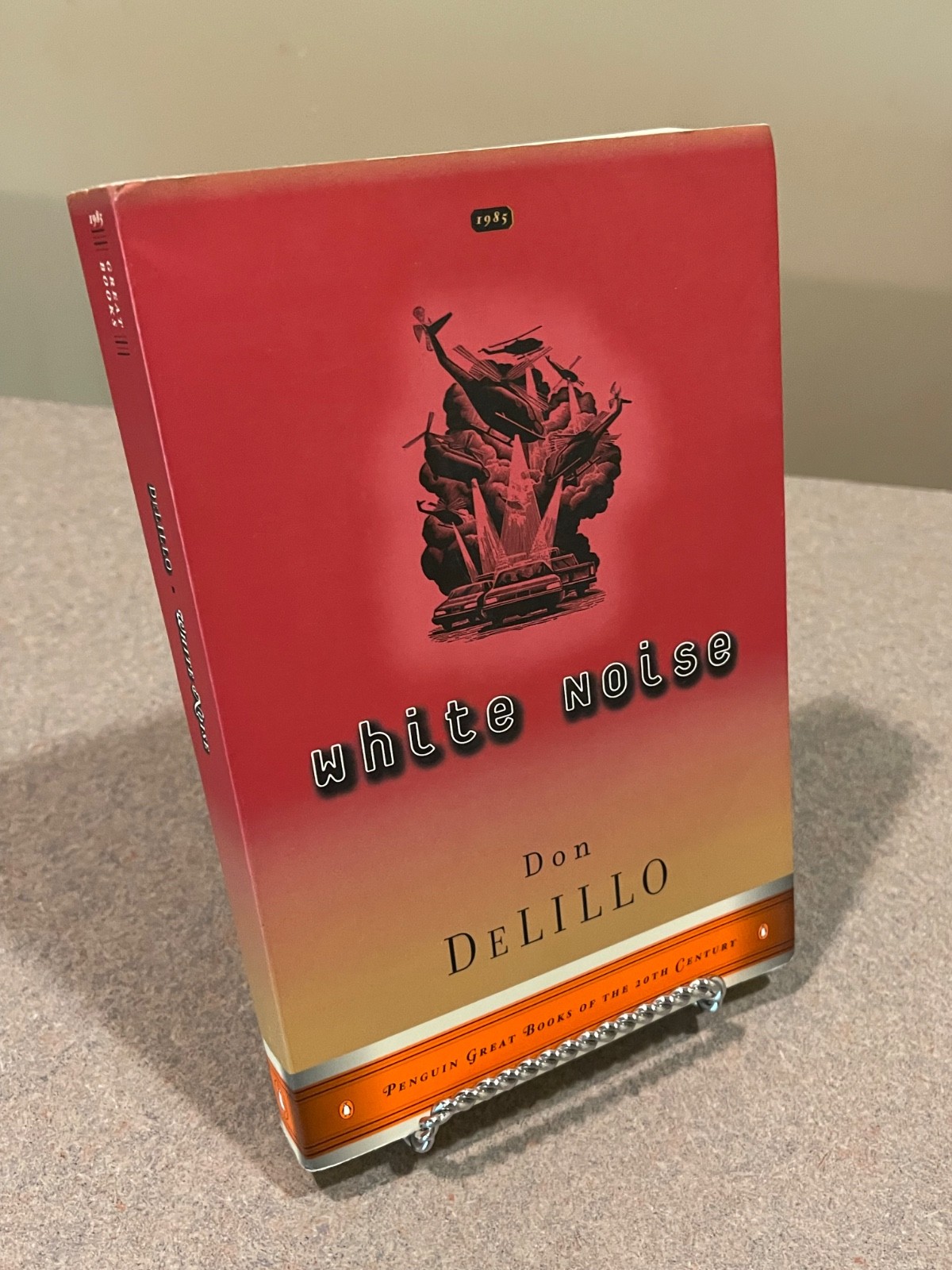 White Noise (Penguin Great Books of the 20th Century) by Don DeLillo (TPB)
