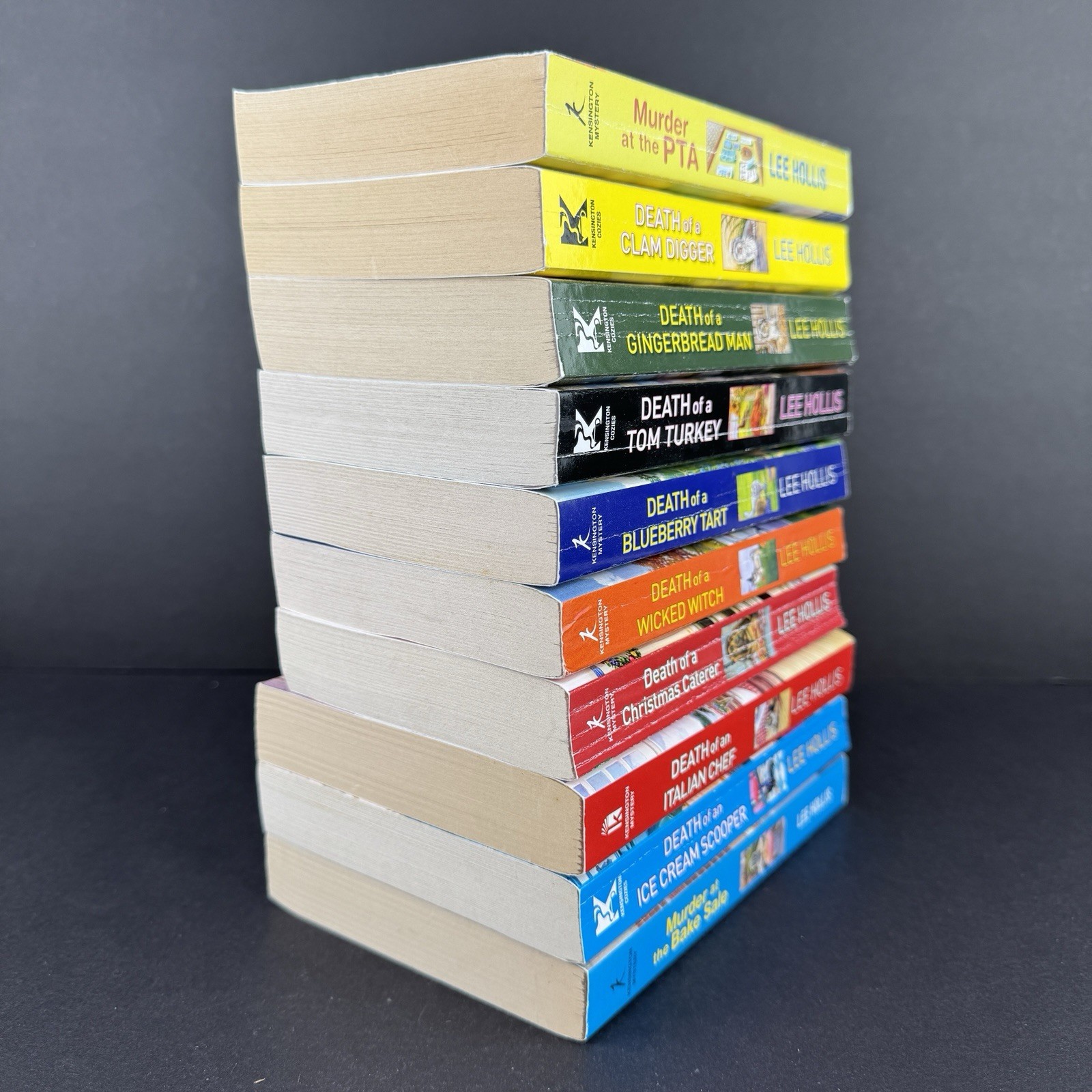 10 Lee Hollis Cozy Mystery Paperback Lot