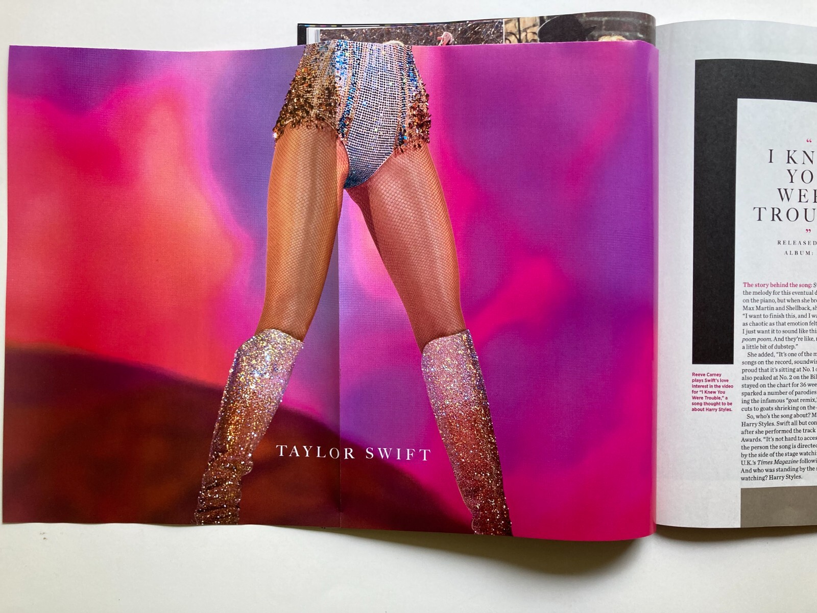 TAYLOR SWIFT – THE ULTIMATE GUIDE 2024 A360MEDIA Magazine + GIANT POSTER! / NEW