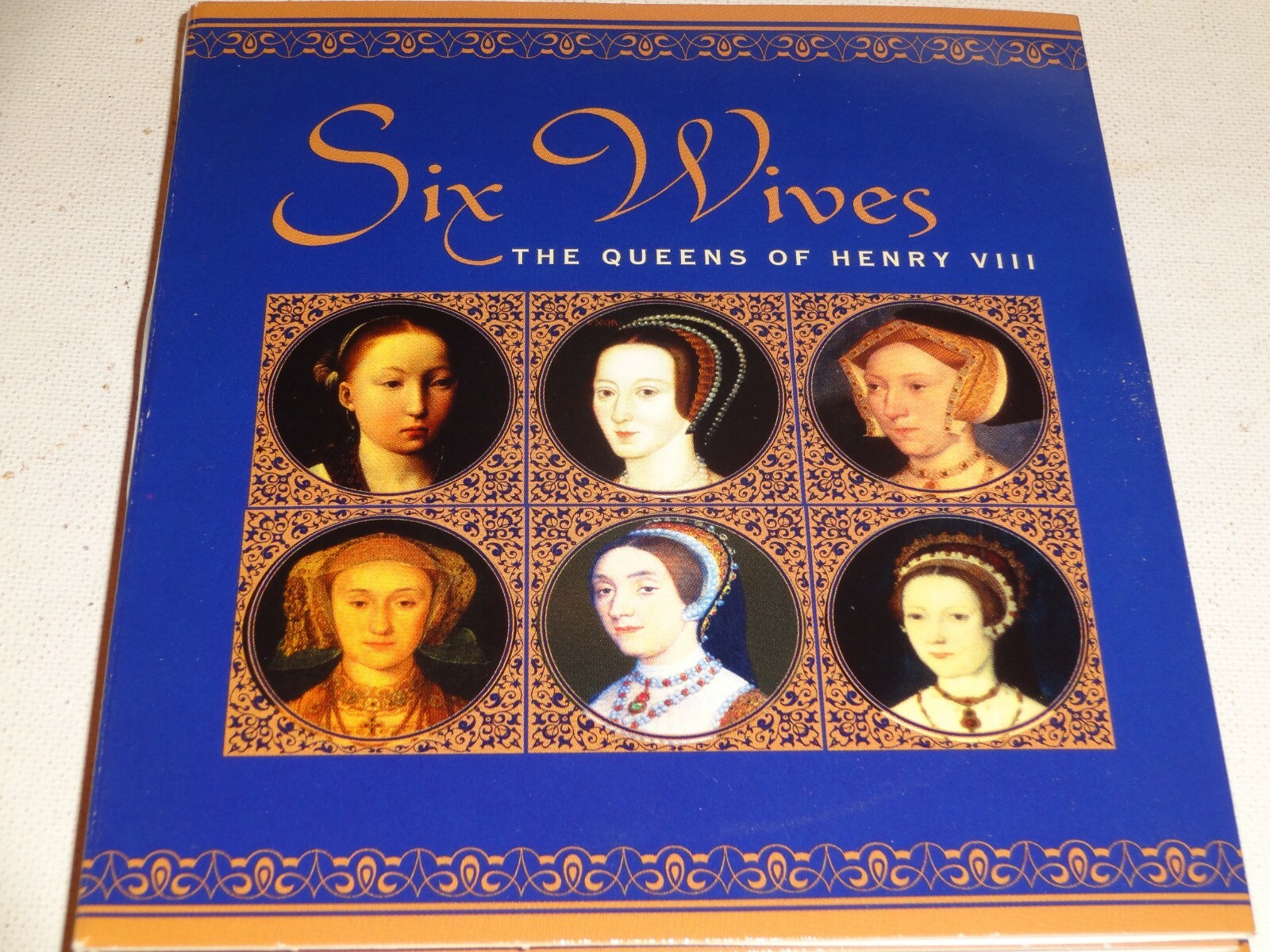 CDA David Starkey: SIX WIVES the Queens of Henry VIII (2003 Harper Collins UK)