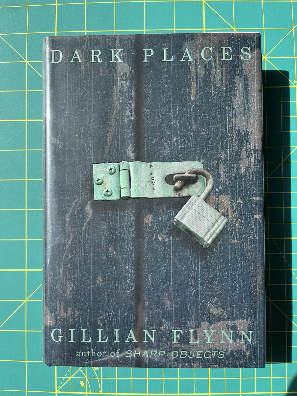 Gillian Flynn – Dark Places – Signed & Dated – First Edition First Printing 2009