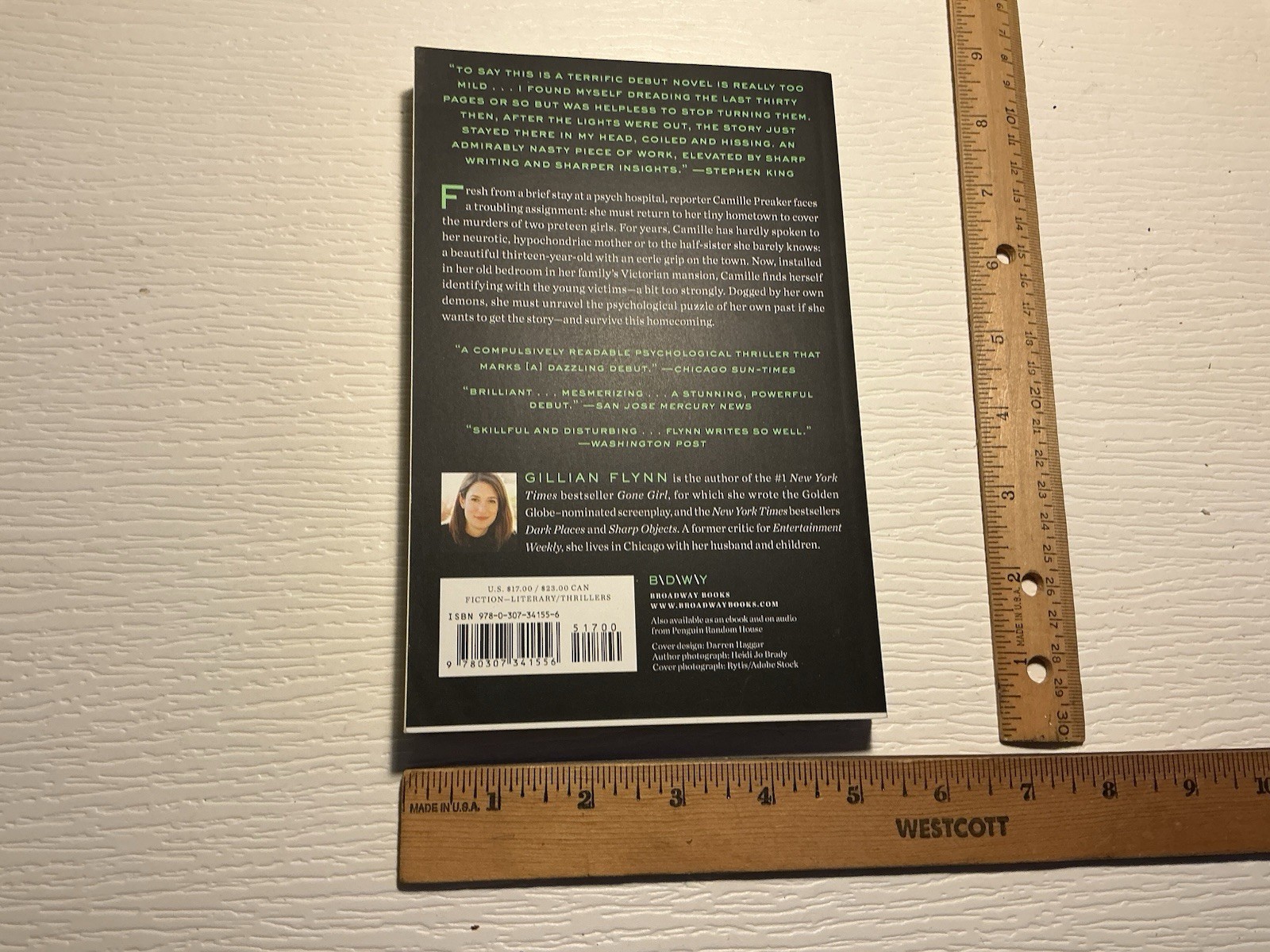 Sharp Objects : A Novel by Gillian Flynn (2007, Trade Paperback) Like New