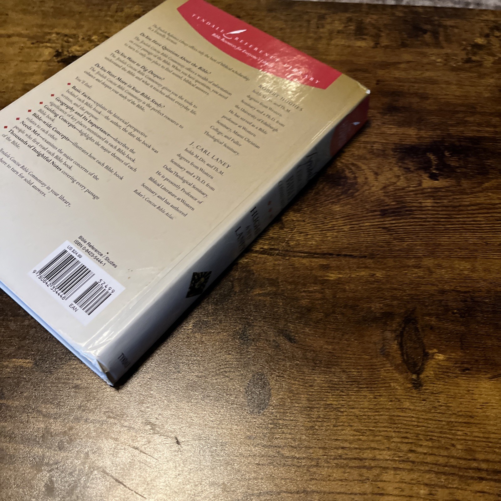 Tyndale Concise Bible Commentary by Robert B Hughes: Used