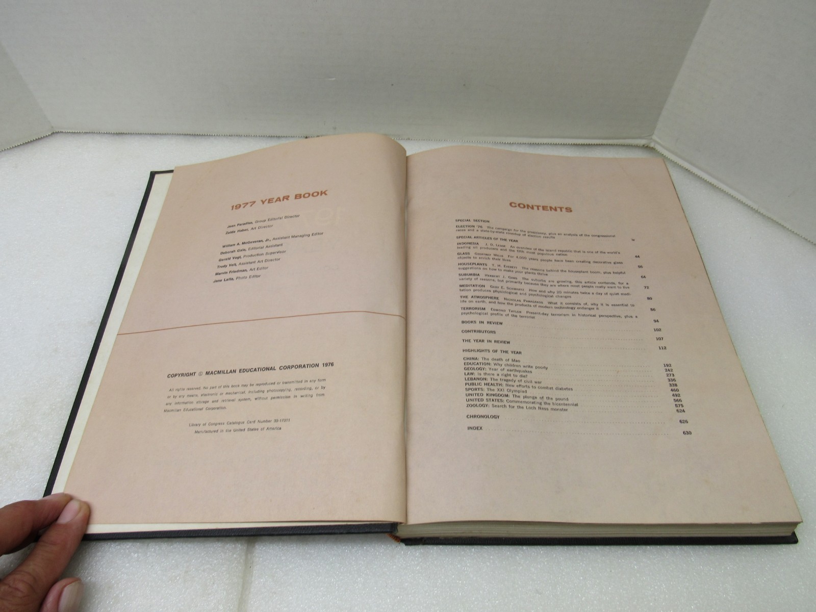 Collier’s Encyclopedia Yearbook Covering 1976 P.F. Collier & Sons 1977 Hardcover