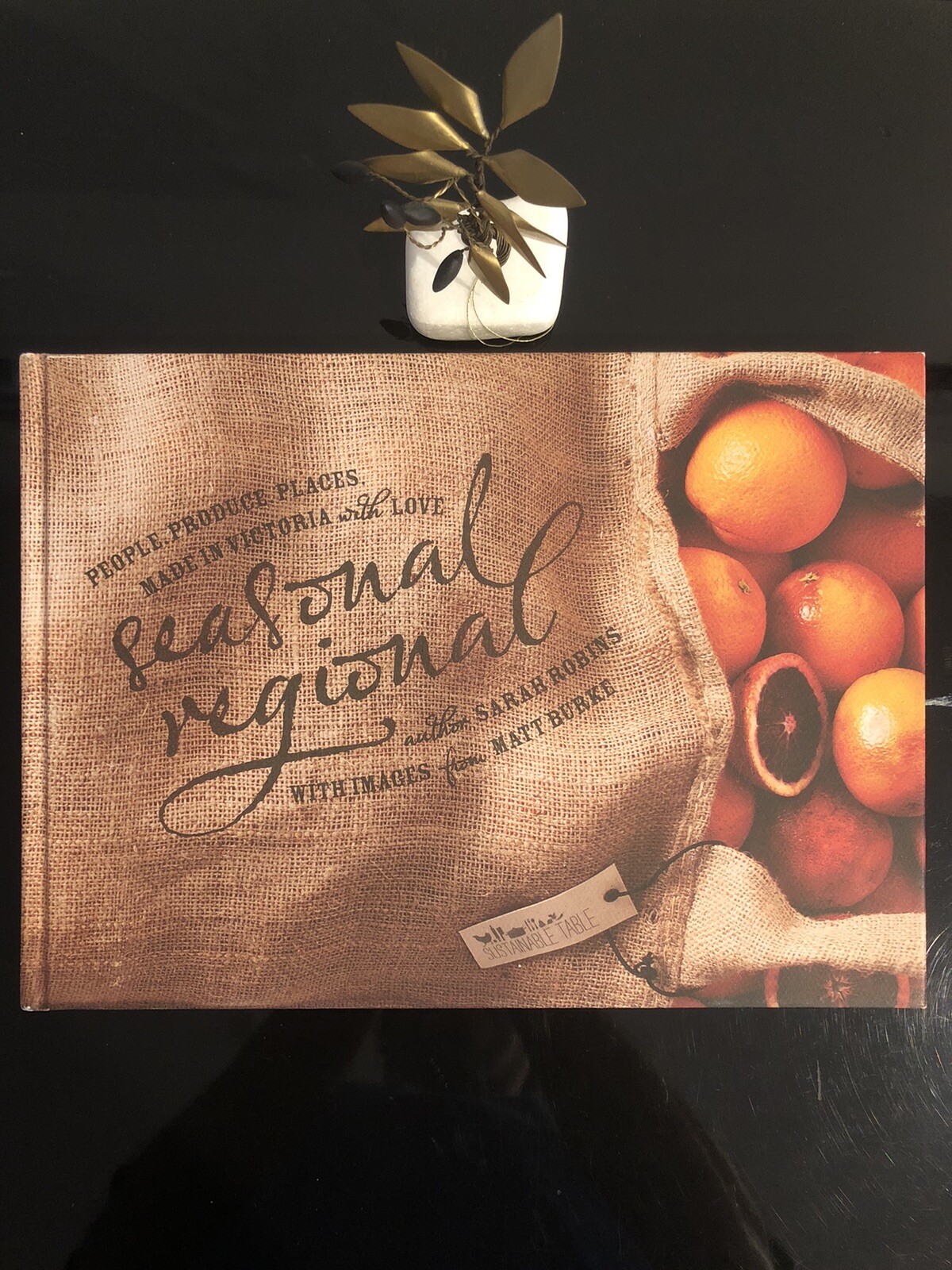 🇦🇺Signed Copy Seasonal Regional Made In Victoria Sarah Robins 2012 First Ed.