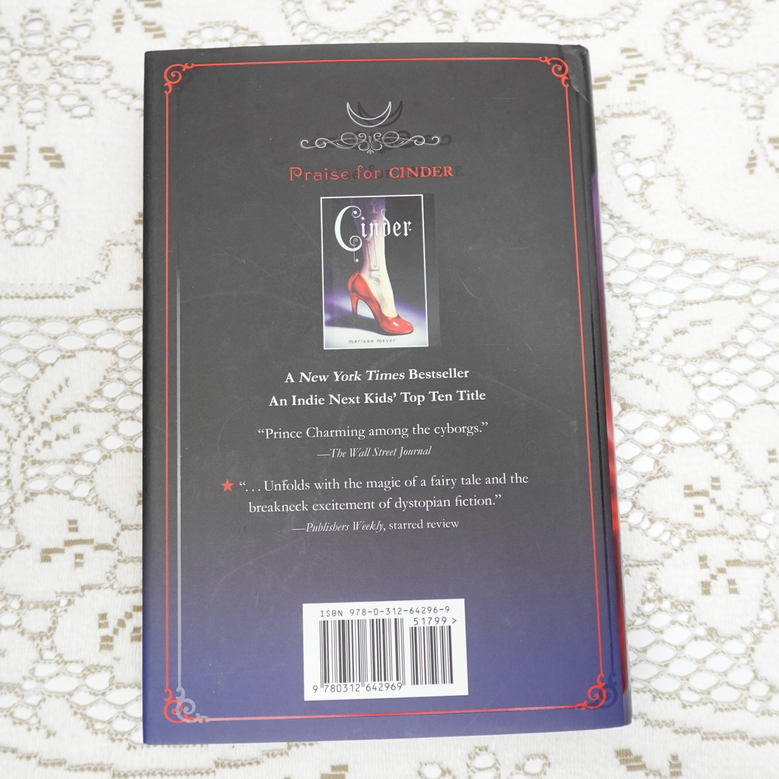 Scarlet Marissa Meyer 2013 First Edition Lunar Chronicles Hardcover Feiwel