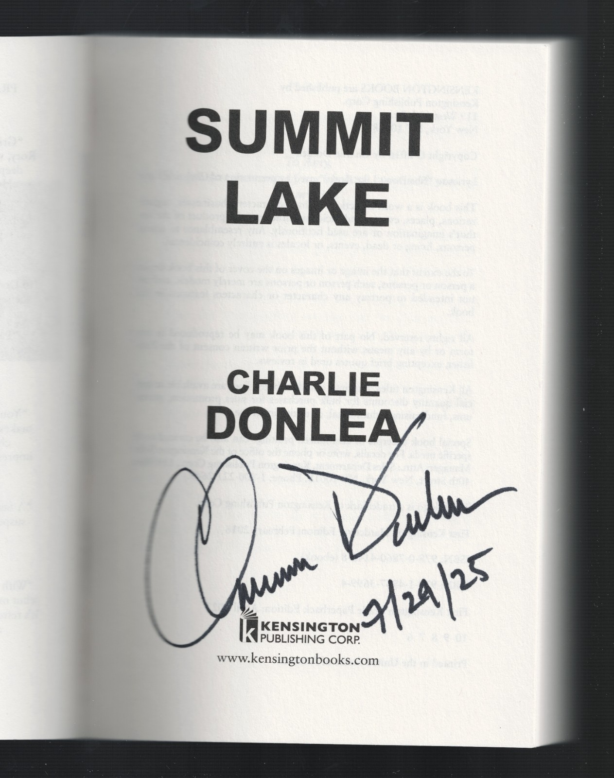SIGNED & DATED Charlie Donlea SUMMIT LAKE 6th printing trade paperback New Rare!