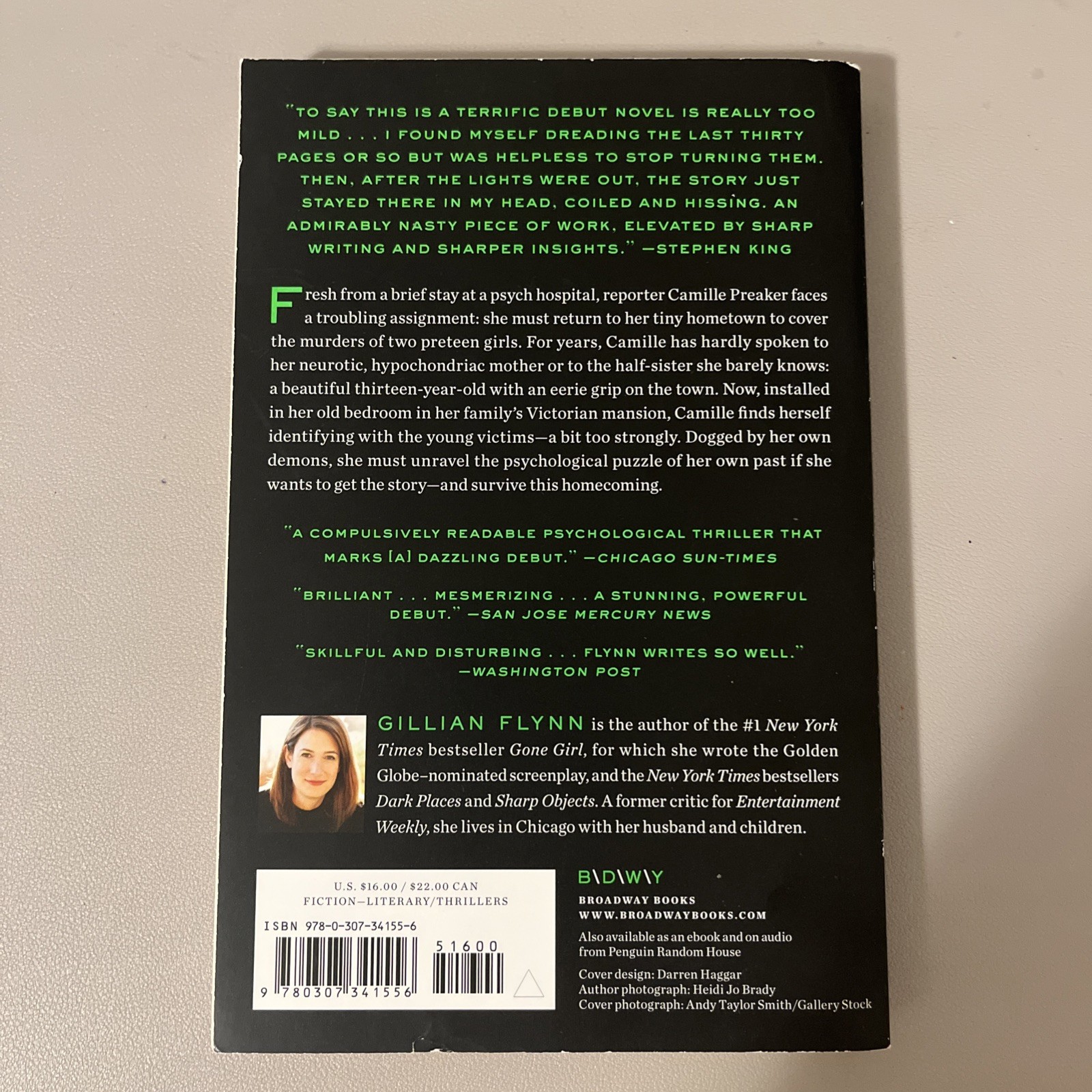 Sharp Objects : A Novel by Gillian Flynn (2007, Trade Paperback)