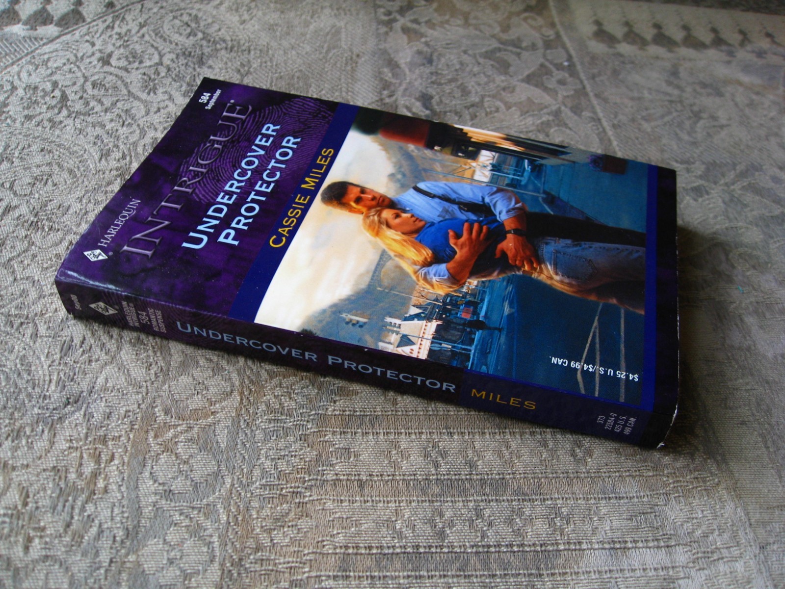 Cassie Miles – Undercover Protector (Harlequin Intrigue #584) 2000 – paperback
