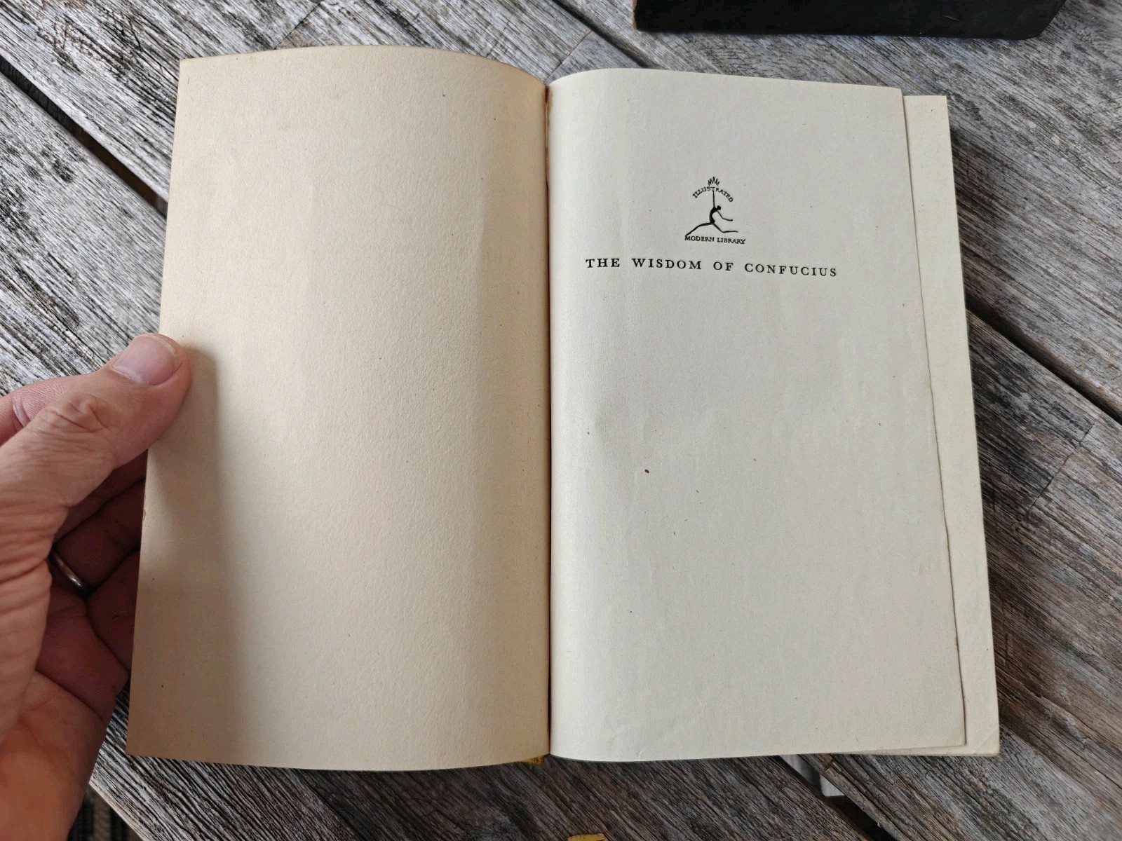 80-Year-Old FIRST ILLUSTRATED Modern Library SLIPCASE Wisdom of Confucius