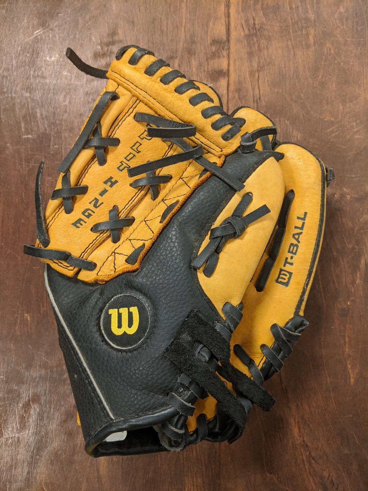 Wilson A350 10″ Inch T-ball Glove Right Hand Throw RHT Leather