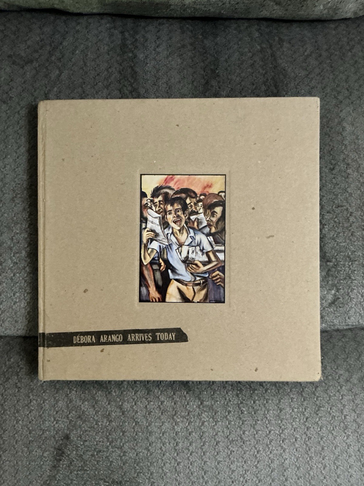 Sociales: Debora Arango Llega Hoy, Very Good – Hardcover