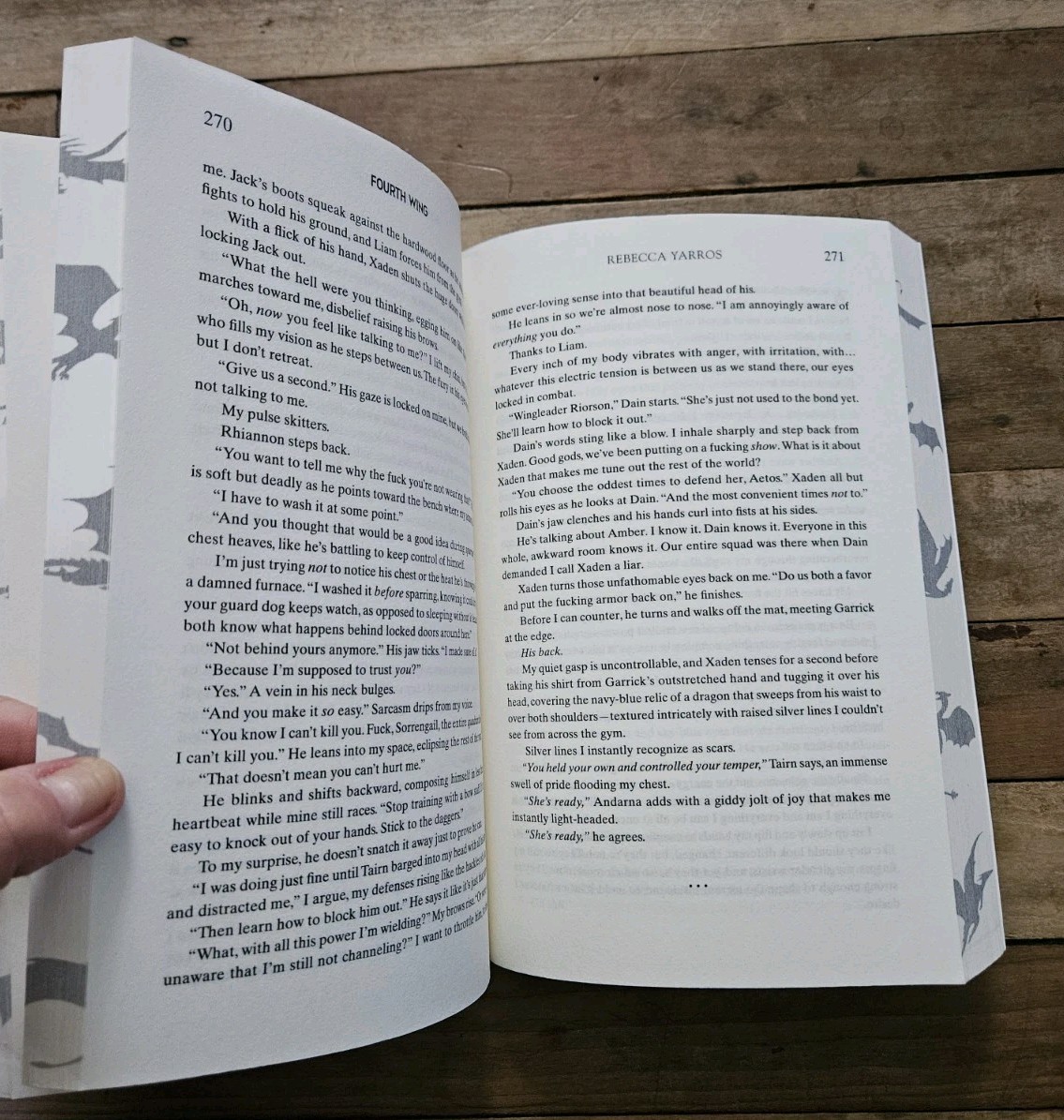 ? Fourth Wing 1st Printing Limited Edition Paperback Full Sprayed Dragon Edges