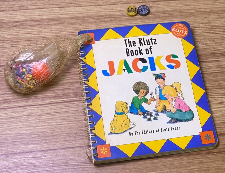 The Klutz Book of Jacks 1988 (Spiral Bound) with Jacks – GDJ-P-1120