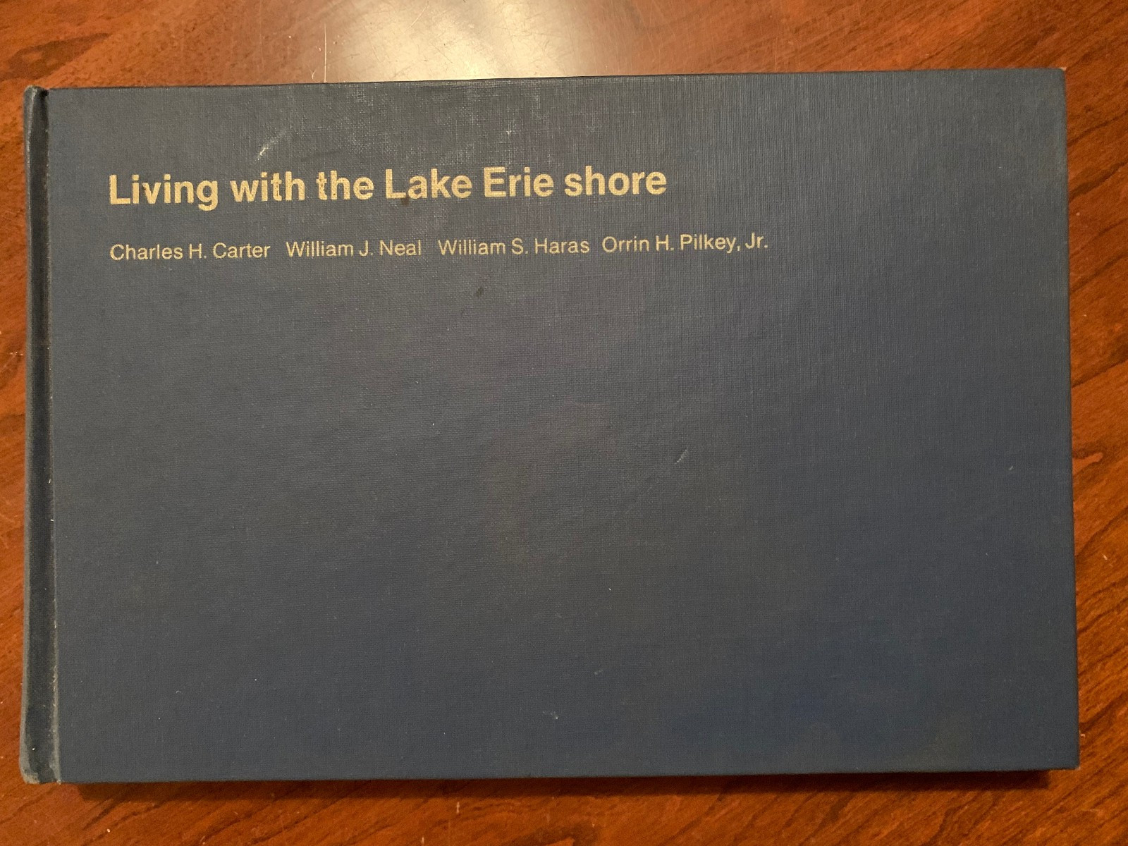 LIVING WITH THE LAKE ERIE SHORE (LIVING WITH THE SHORE) National Audubon Society