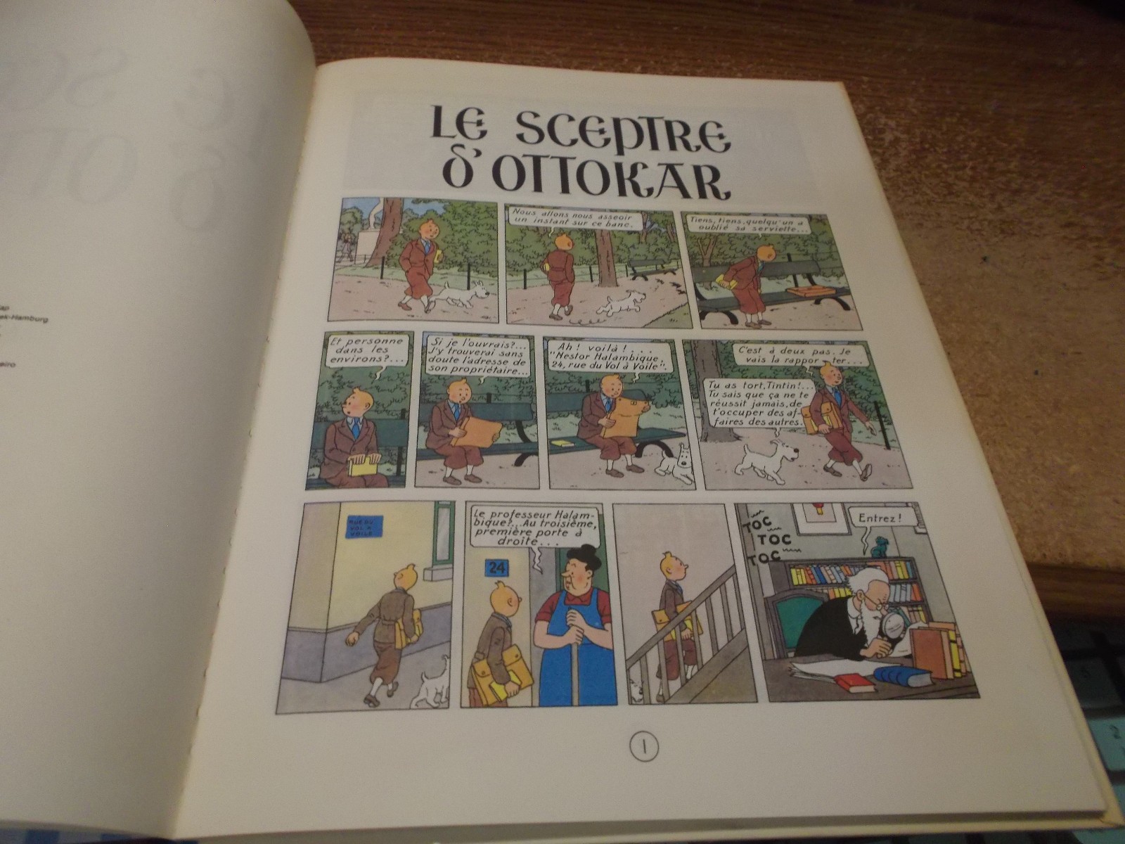 2 – Les Aventures De Tintin Books – In French – Hardcover